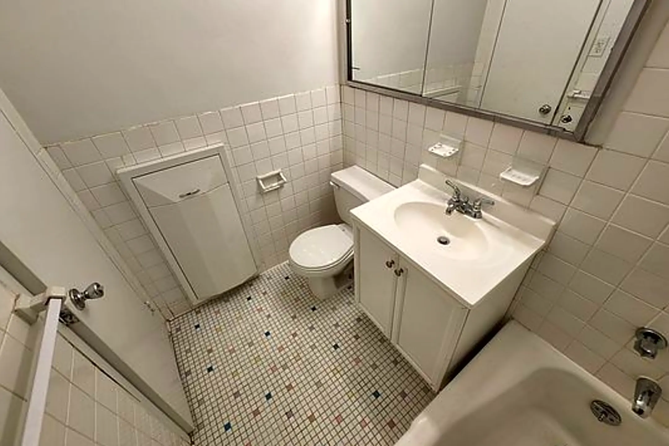 Bathroom - 3660 Oxford Ave - Bronx, NY