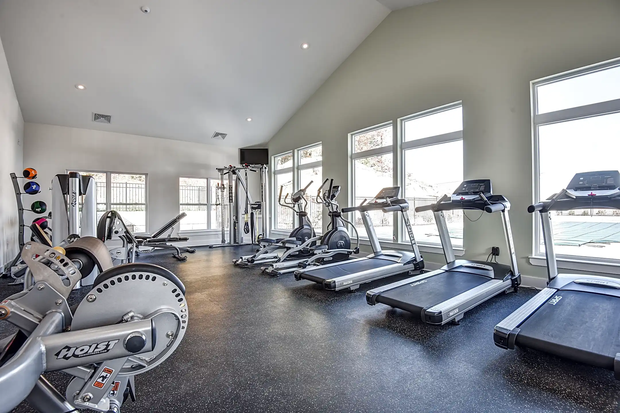 Reynolds Farm Morningside Drive North Kingstown, RI Apartments for