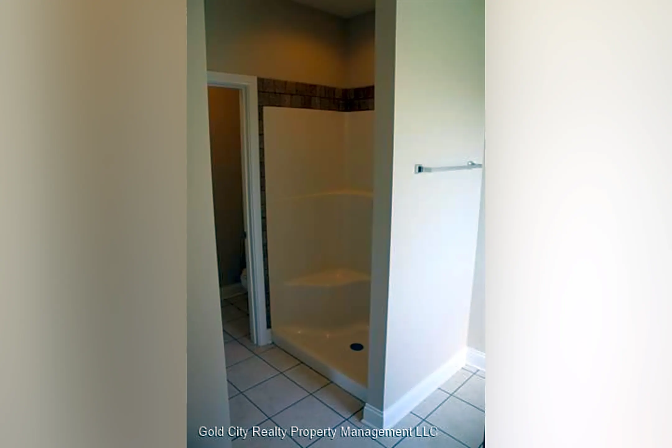 Bathroom - 422 Cabernet Dr - Vine Grove, KY