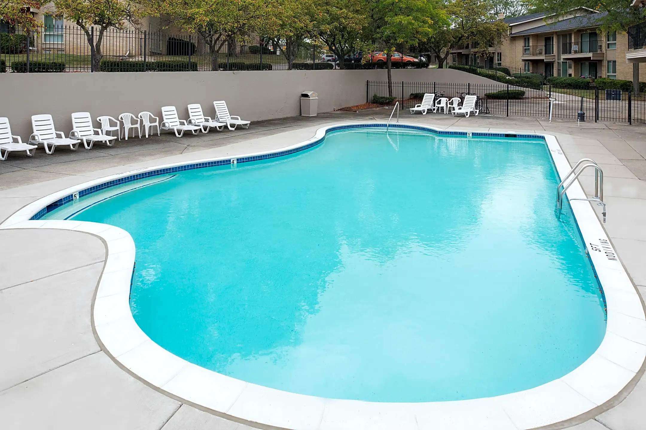 Sunset Plaza Apartments 12063 S Saginaw St Grand Blanc, MI