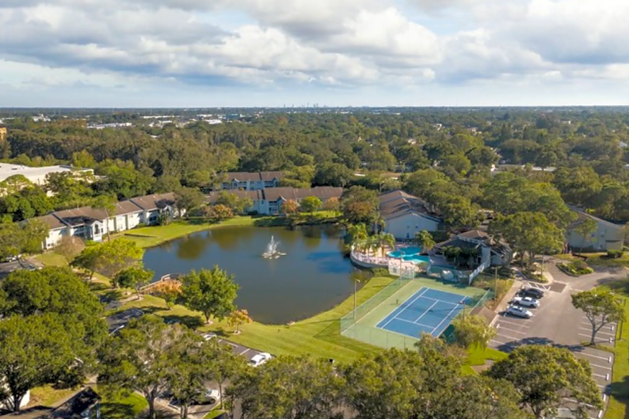 Runaway Bay Apartments - Pinellas Park, FL 33782