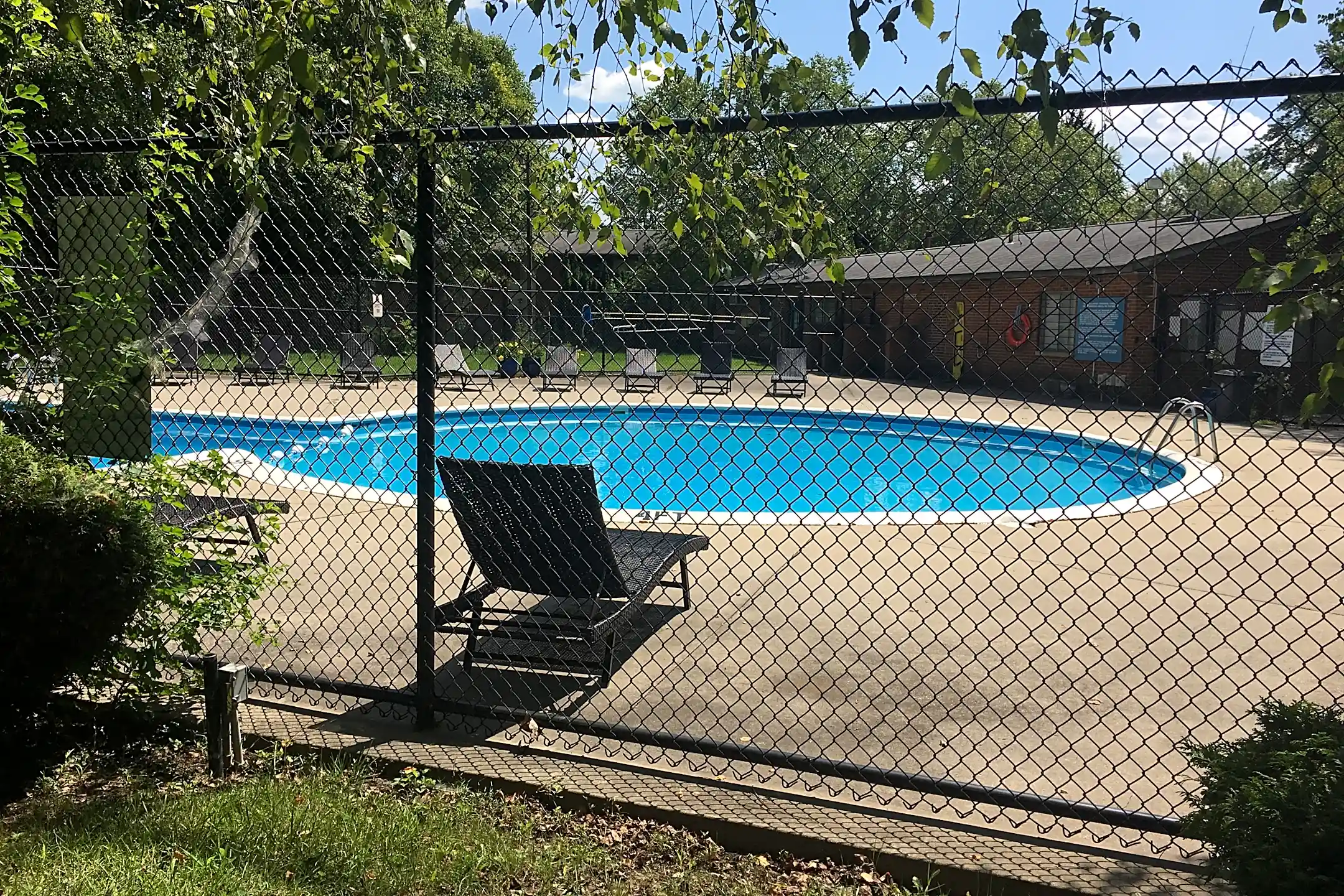 Coventry Court Townhomes Apartments Fort Wayne IN 46807