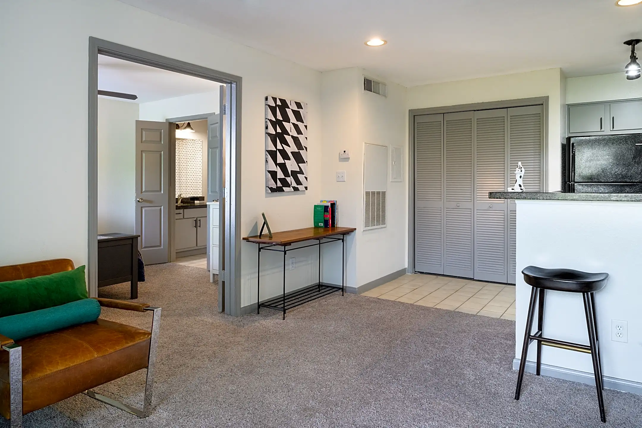 The Grove at White Oak 1710 West TC Jester Houston, TX Apartments