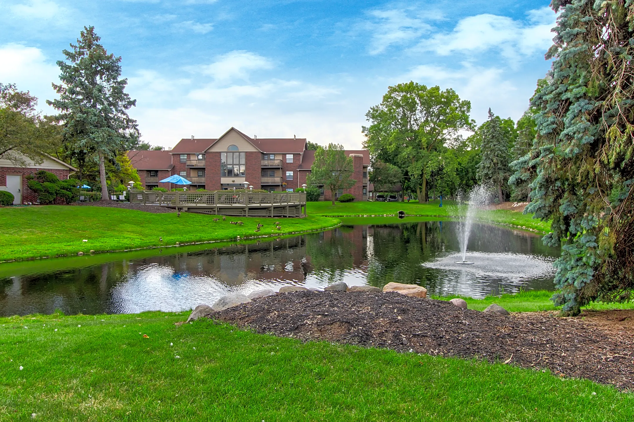 The Addison at Southfield - 26300 Berg Rd | Southfield, MI Apartments ...