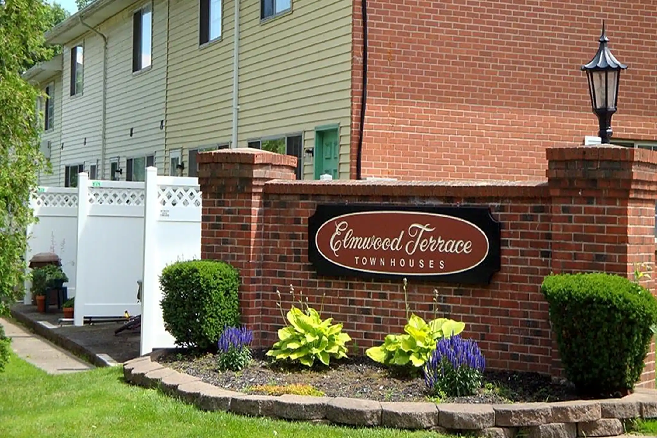 Elmwood Terrace Apartments and Townhomes Rochester, NY 14620
