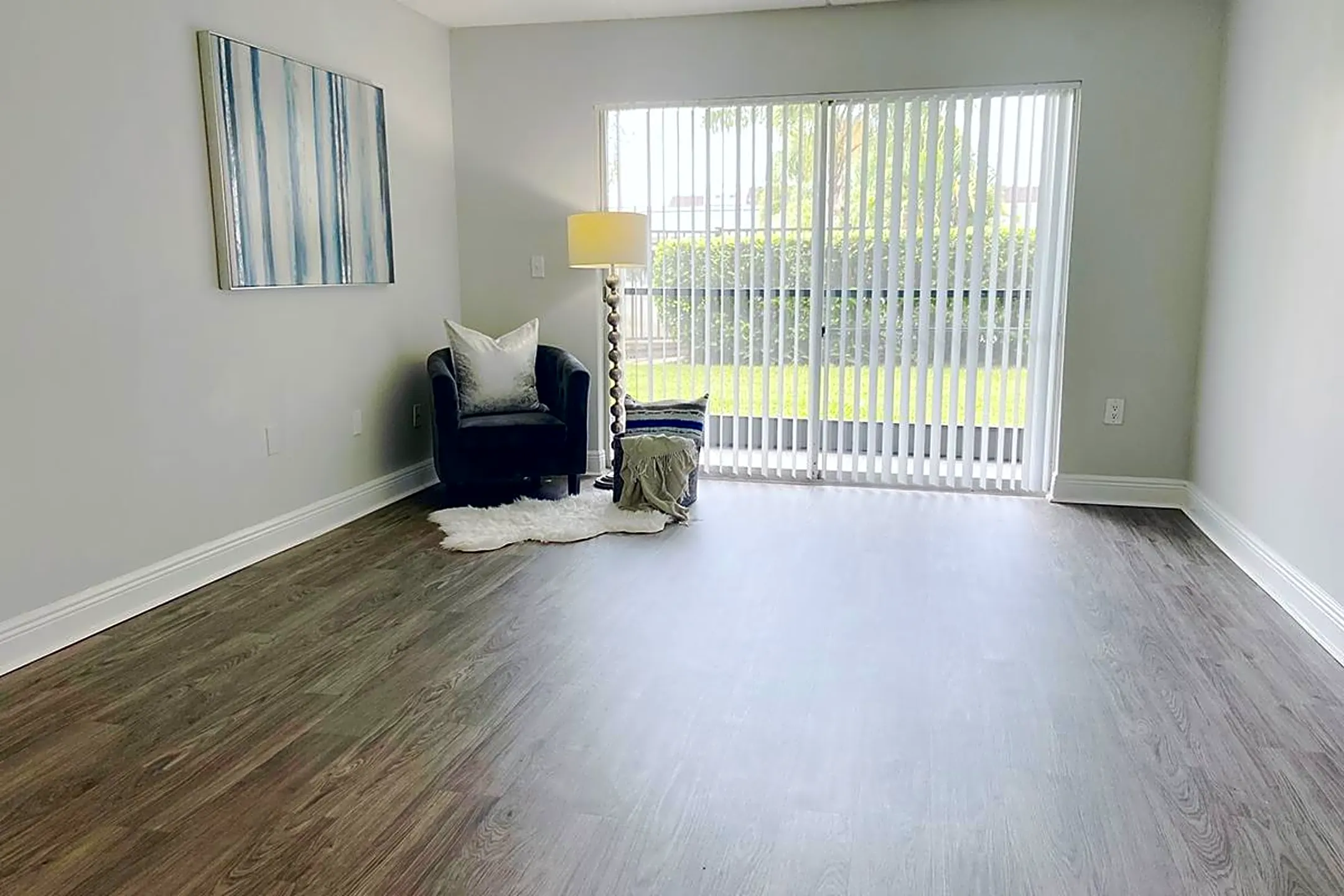 Poste Winter Park 800 Semoran Park Dr Winter Park, FL Apartments