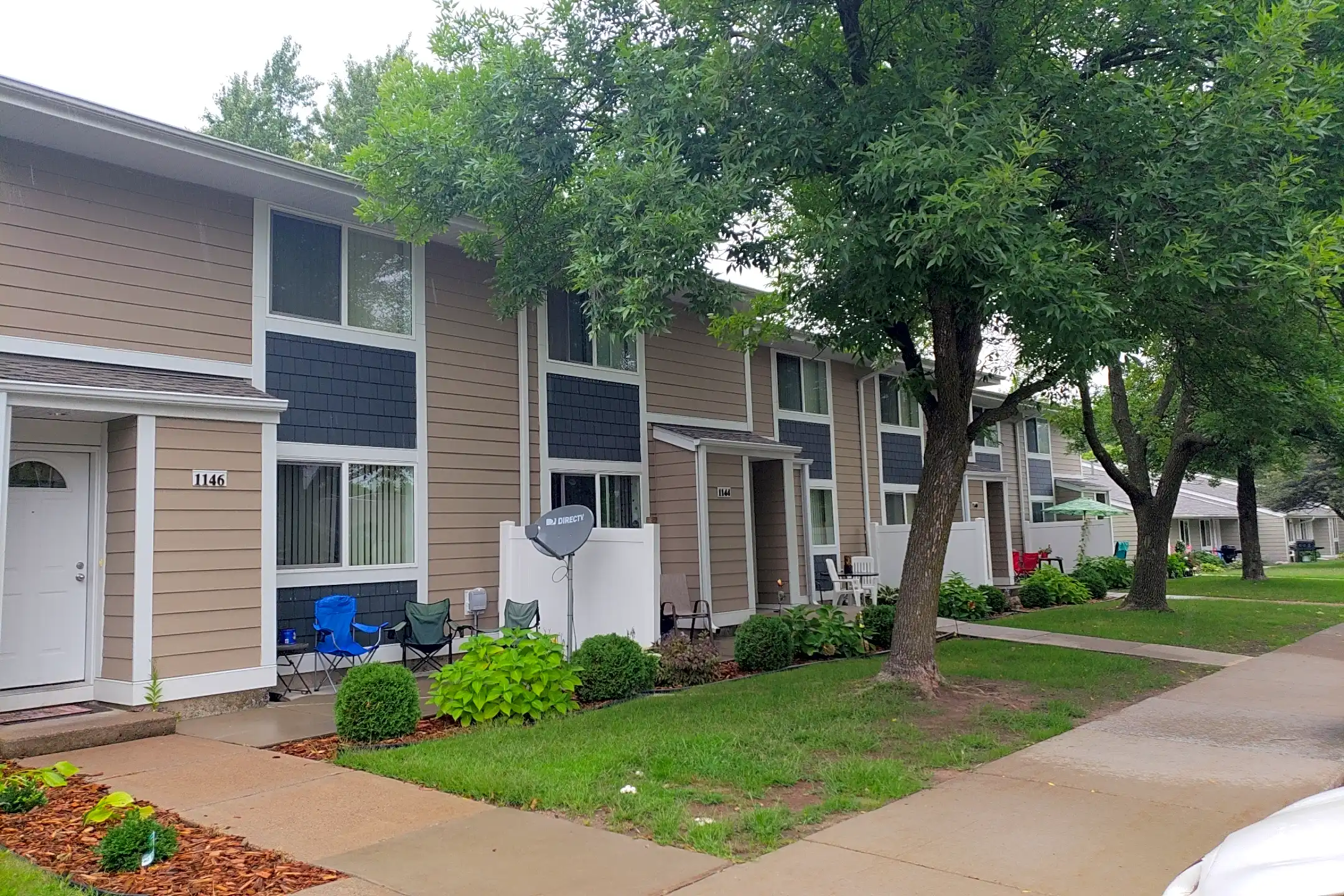 charter-oaks-townhomes-1198-curve-crest-blvd-w-stillwater-mn-apartments-for-rent-rent