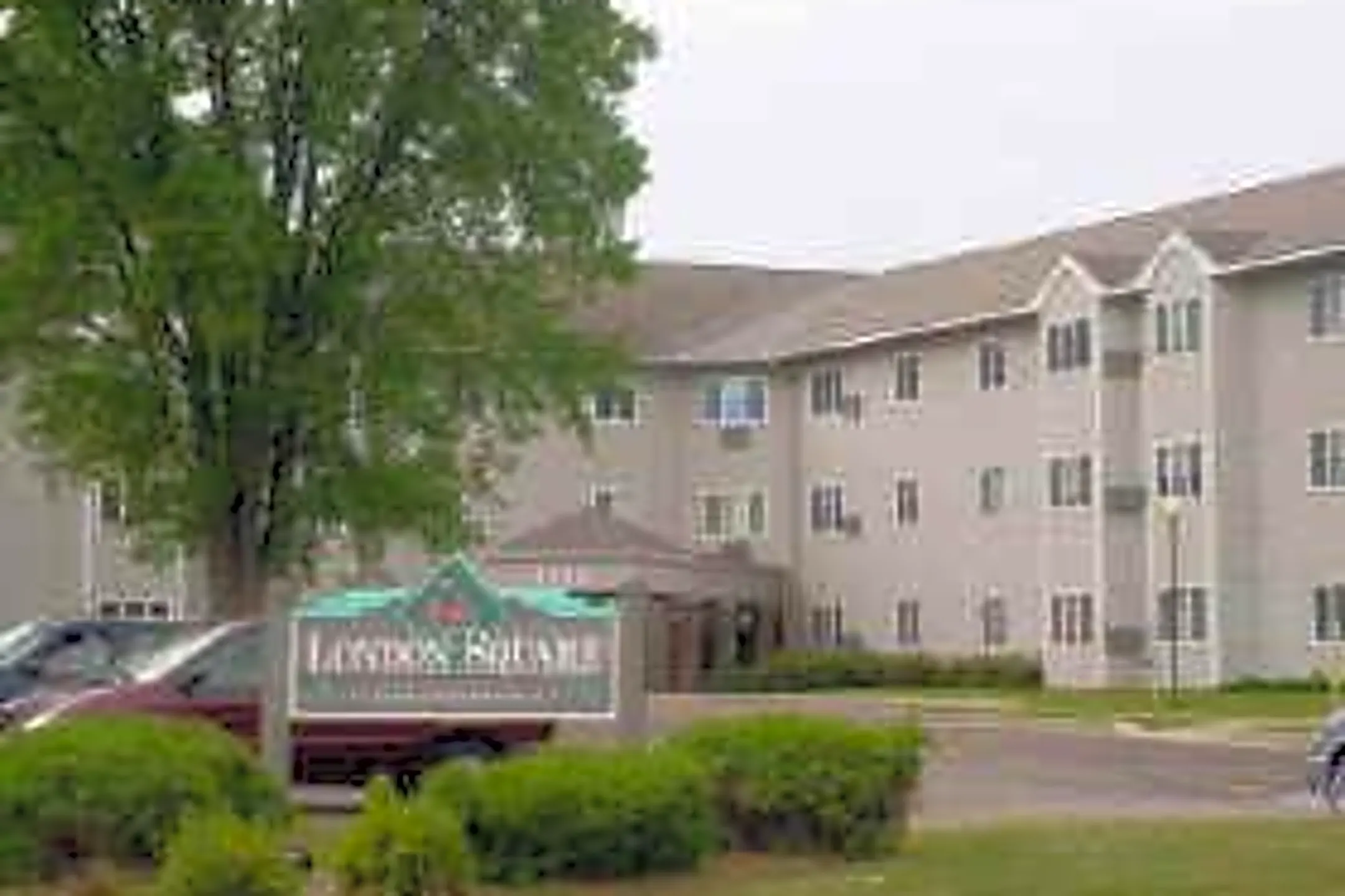 London Square Apartments Eau Claire, WI 54701
