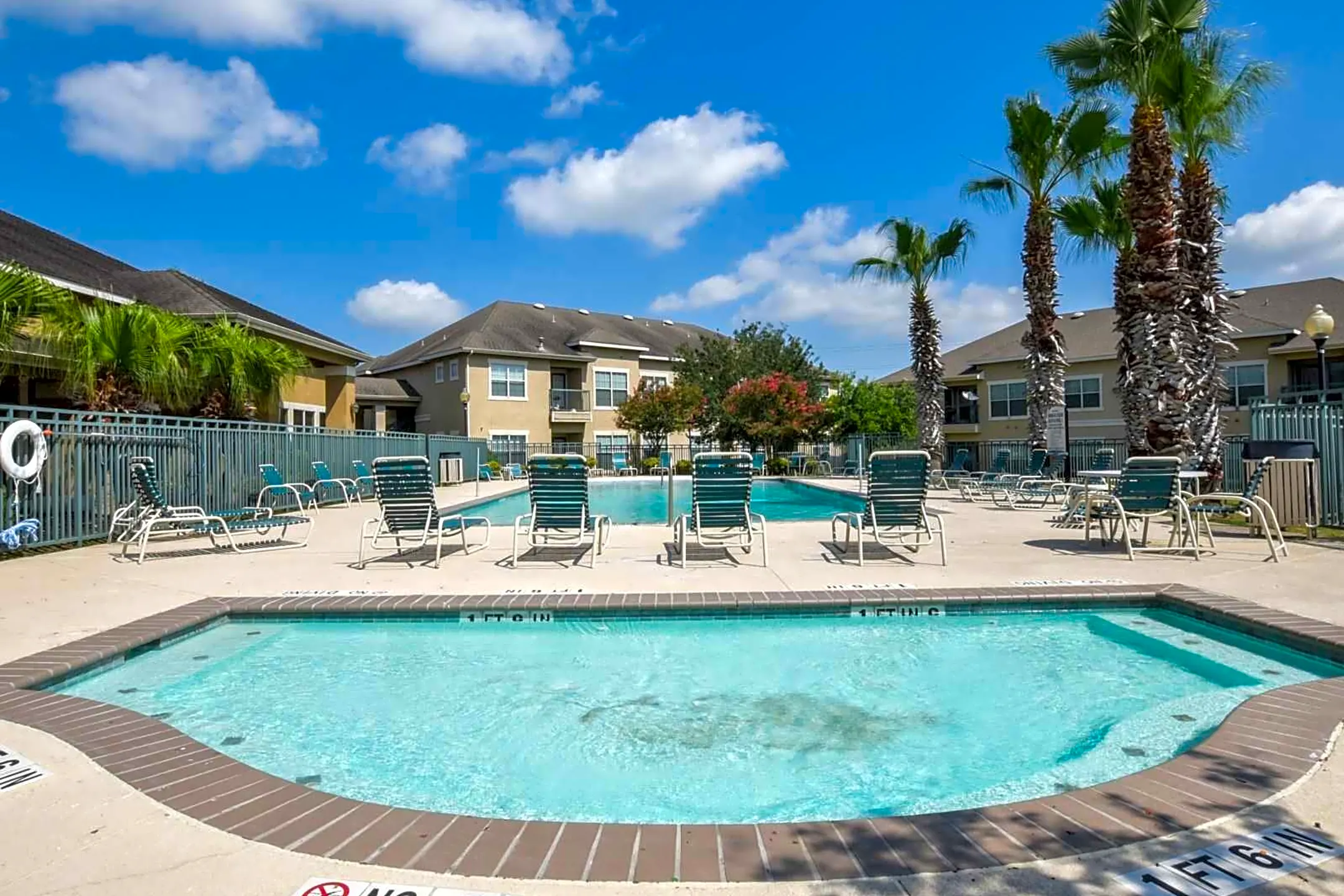 Pool - River Square Apartments - Corpus Christi, TX