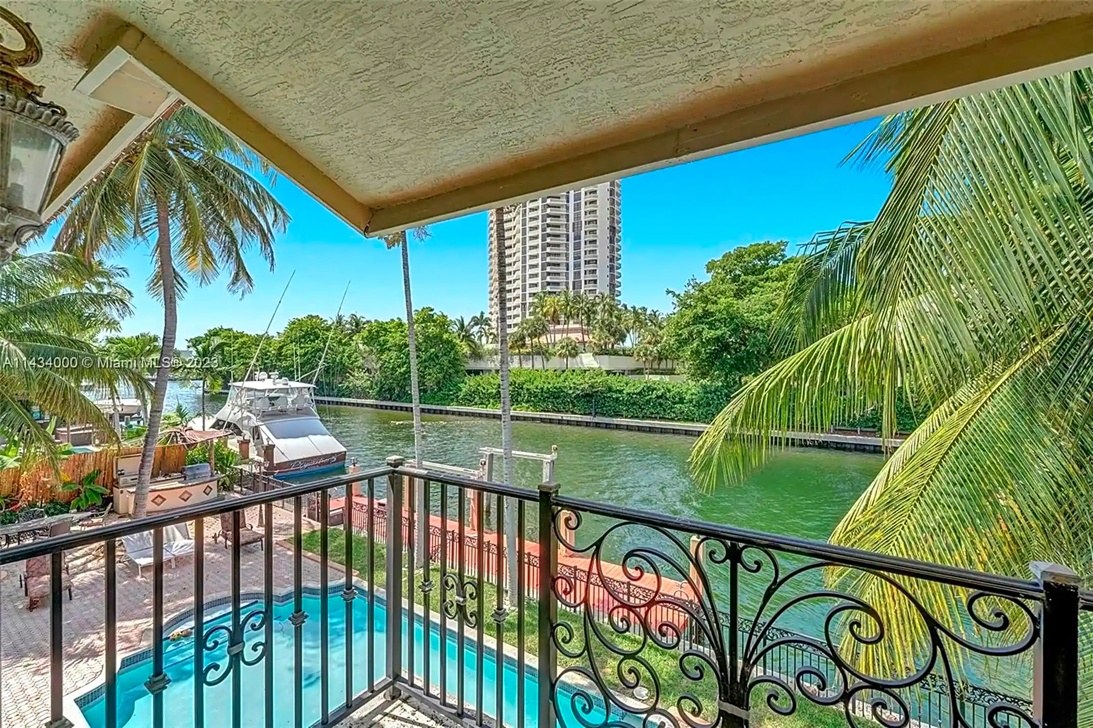 Patio / Deck - 3443 NE 171 St - Miami, FL