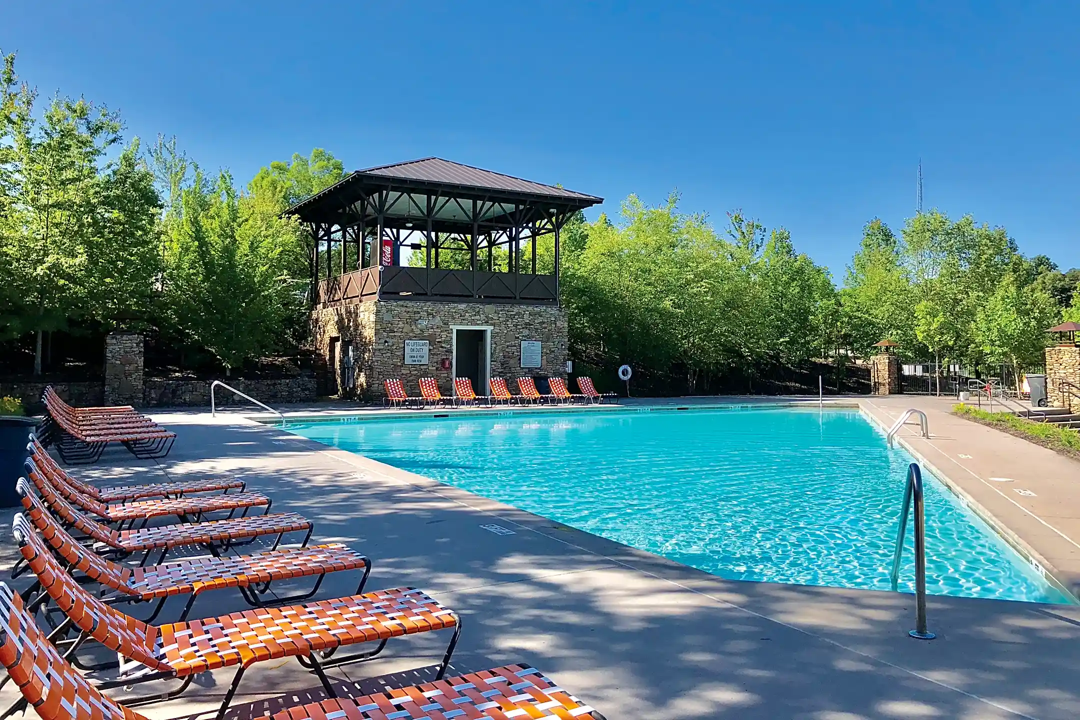 Woodlands of Knoxville 3805 Cherokee Wds Way Knoxville, TN Condos