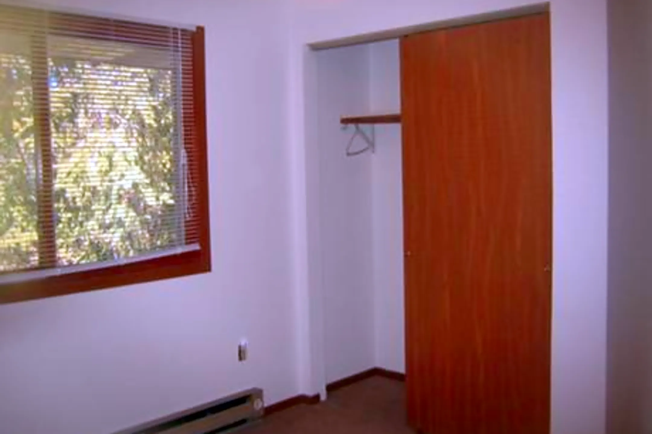 Depot Road Apartments - Gurnee, IL