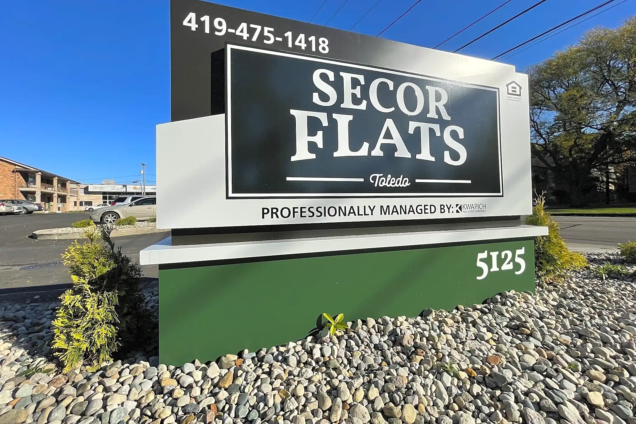 Community Signage - Secor Flats - Toledo, OH