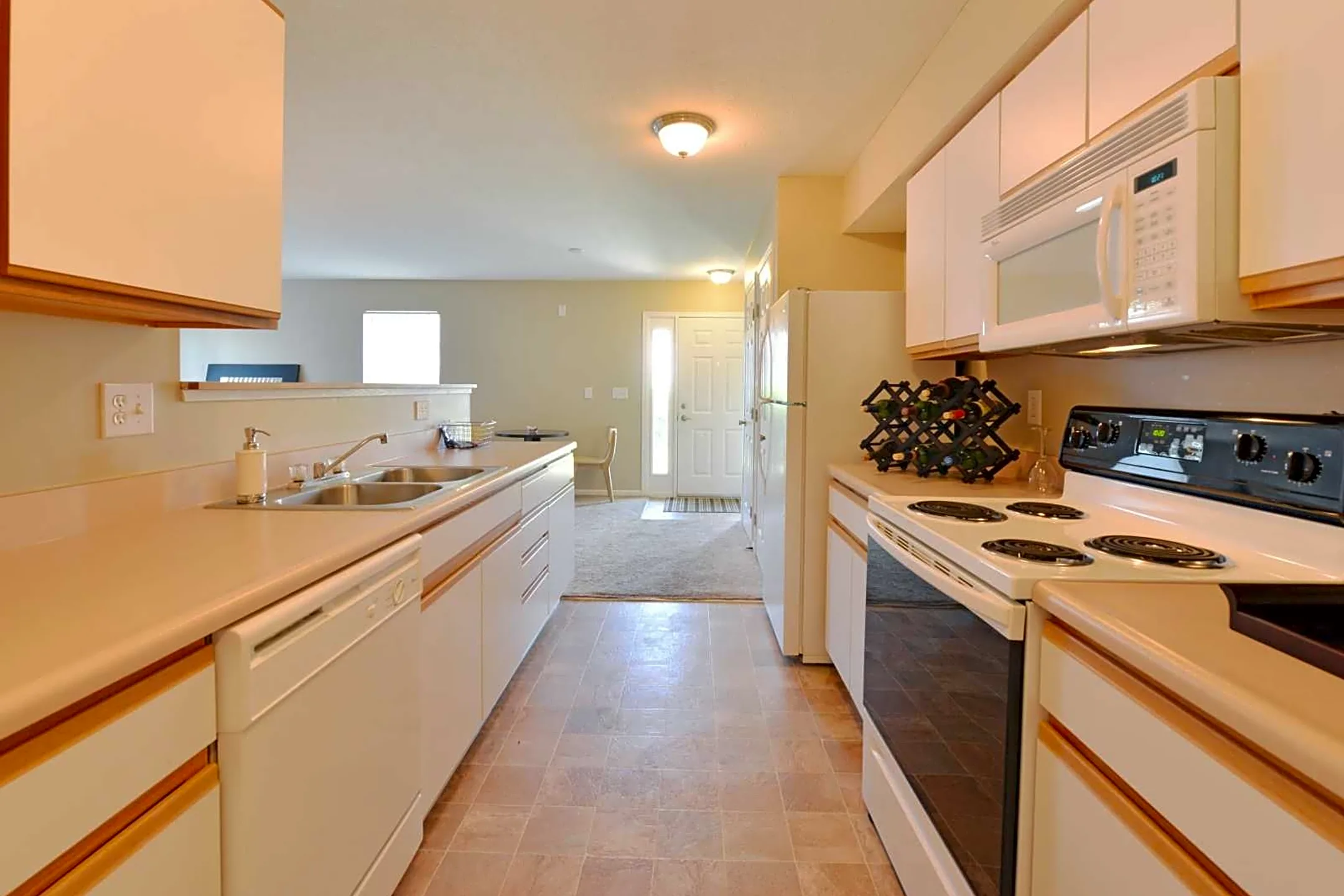 Kitchen - The Villages At Waggoner Park - Blacklick, OH