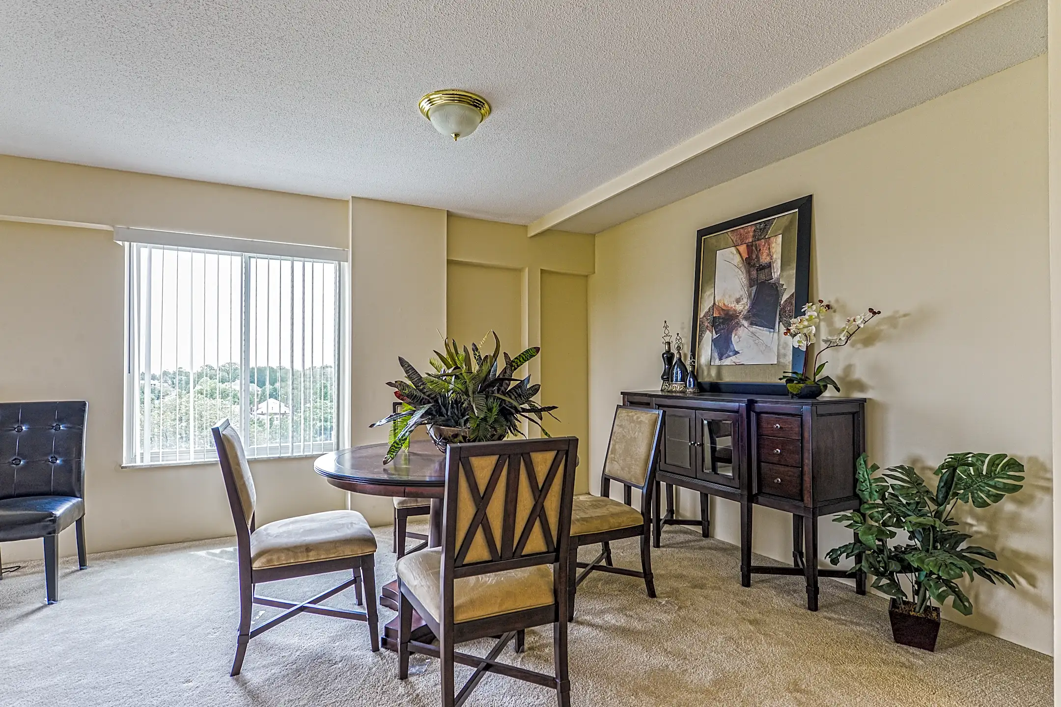 Governor's Manor Apartments Springfield, OH 45505