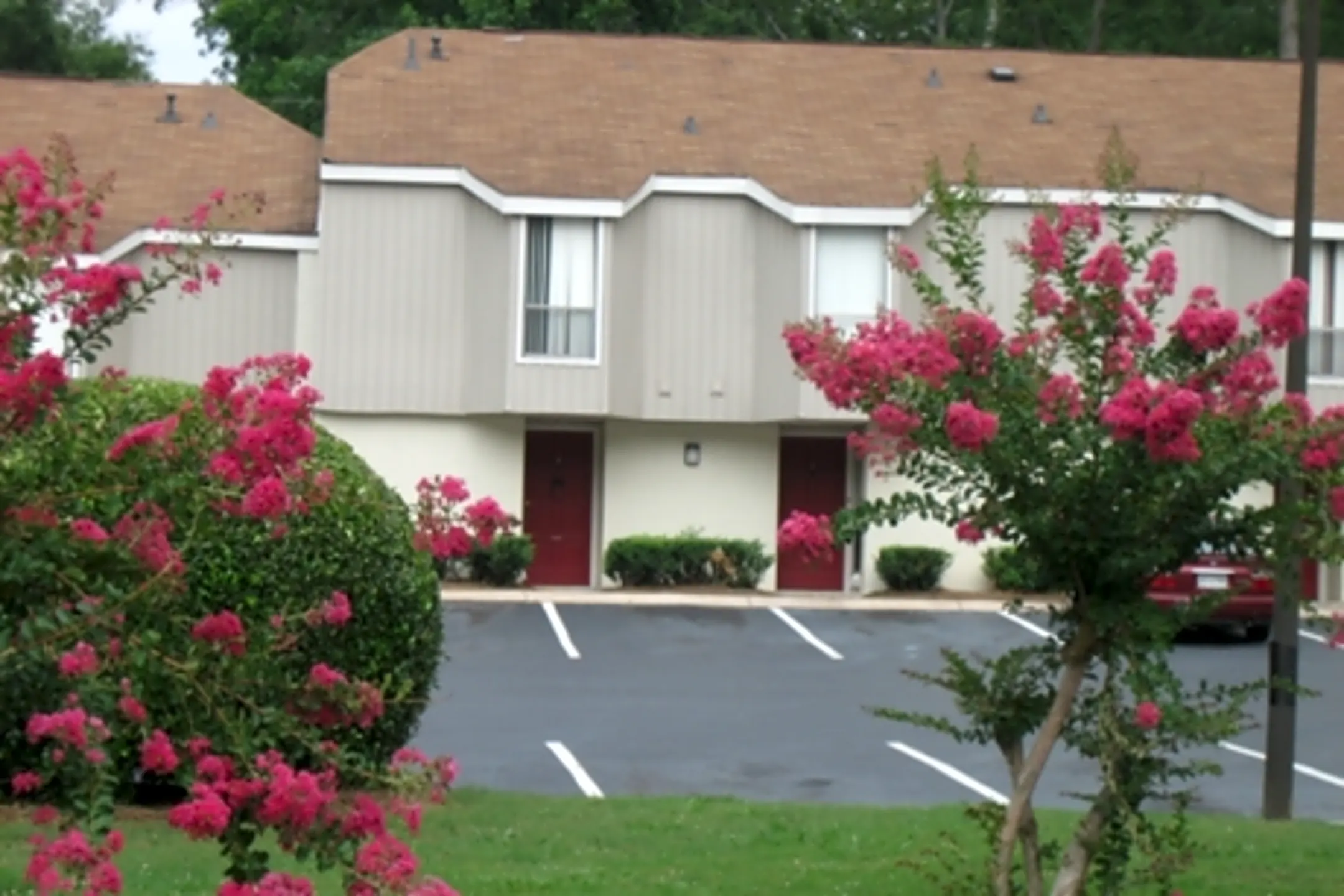 Clarkston Townhomes 3519 W Hill St Clarkston, GA Apartments for