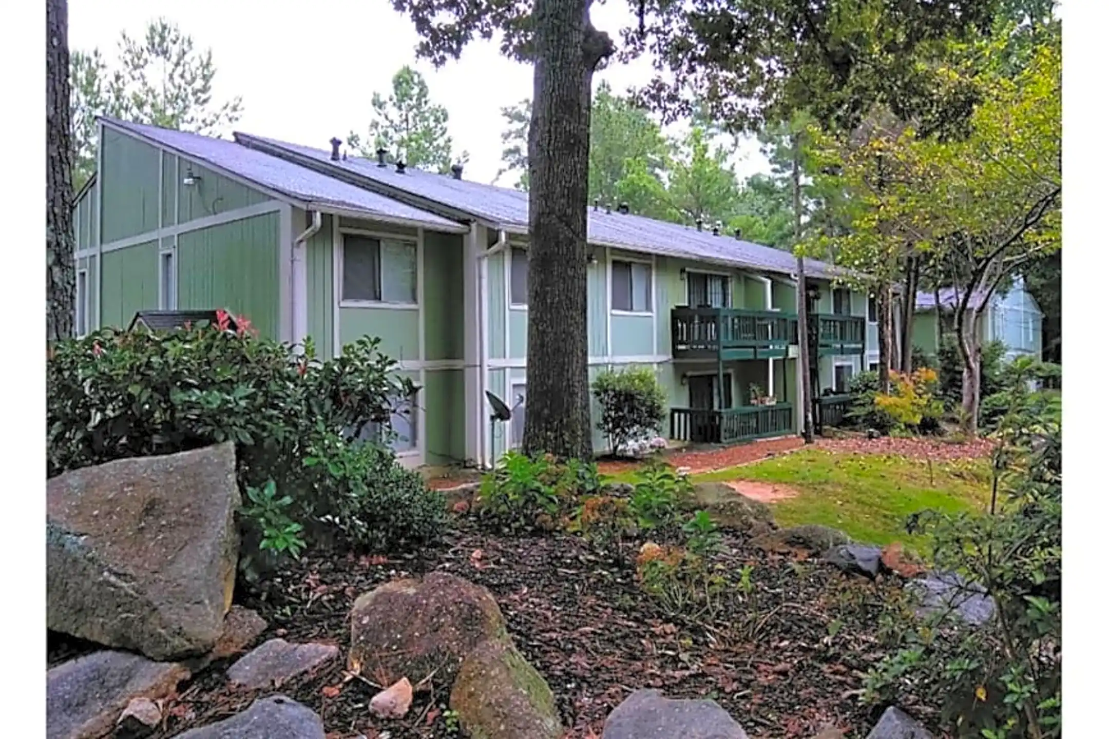 Chastain Woods Apartments 2929 Landrum Dr SW Atlanta, GA Apartments