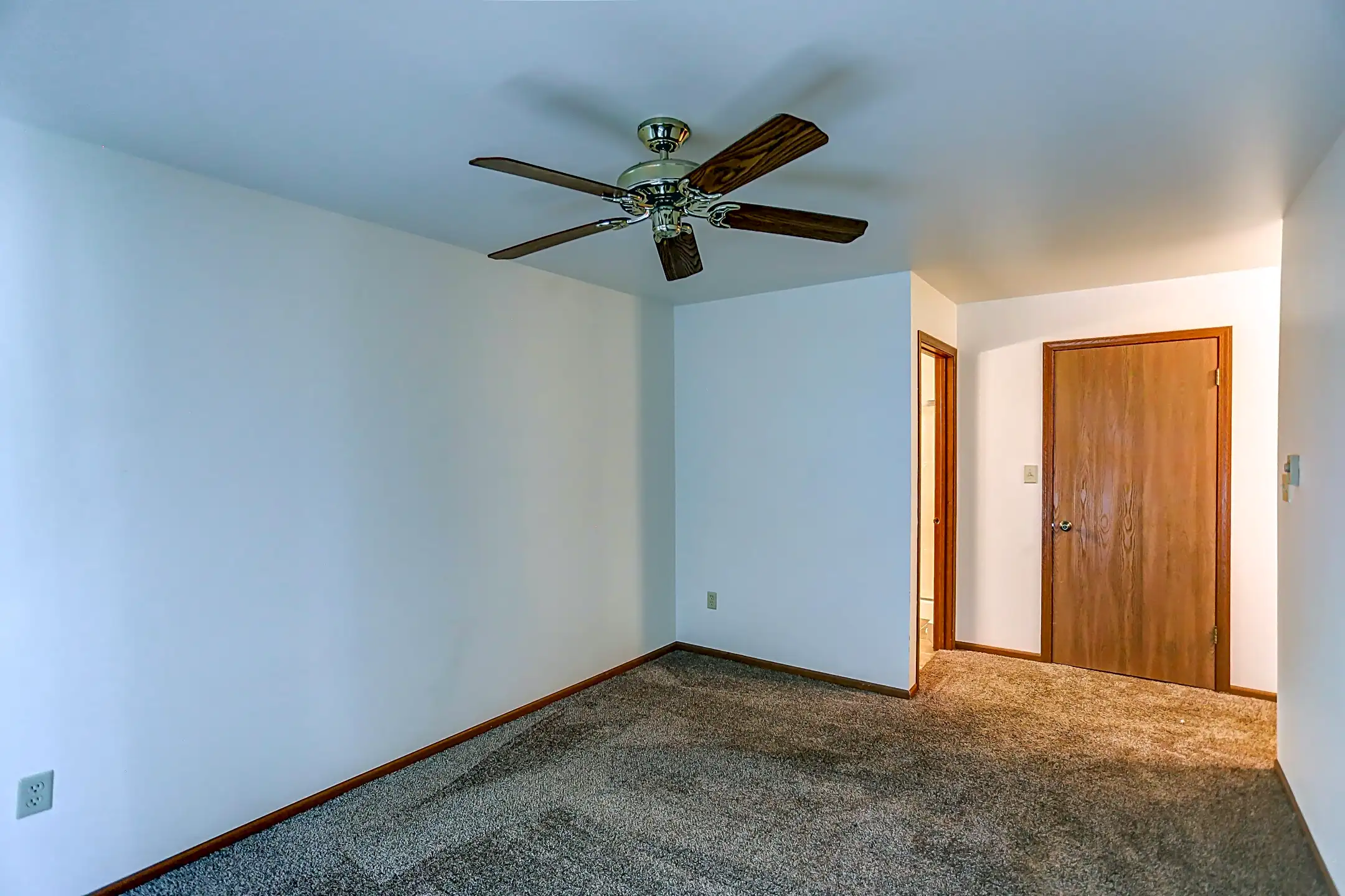 Cranberry Apartments 7919 60th Ave Apt 103 Kenosha, WI Apartments