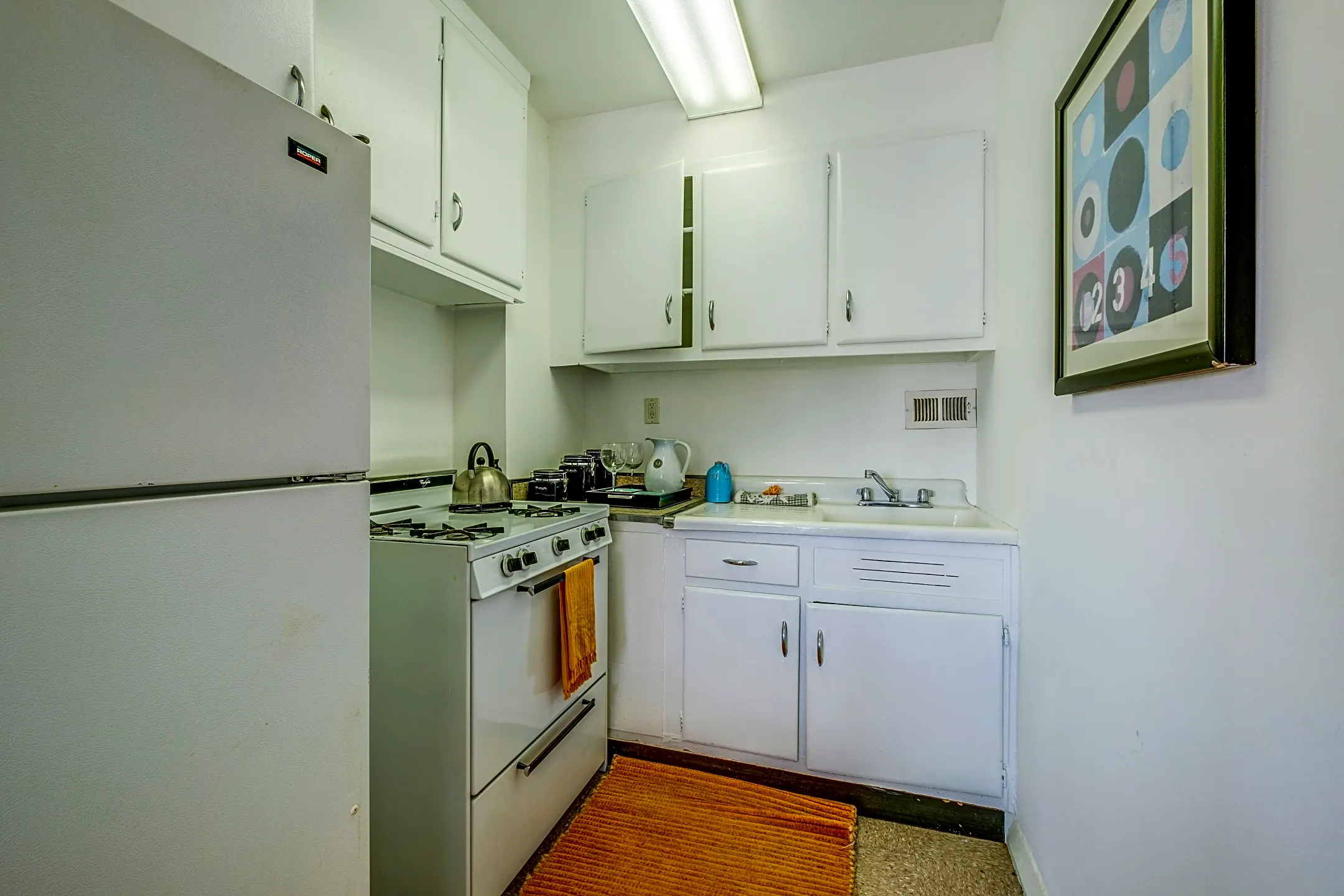Kitchen - Apartments At 1220 - Philadelphia, PA