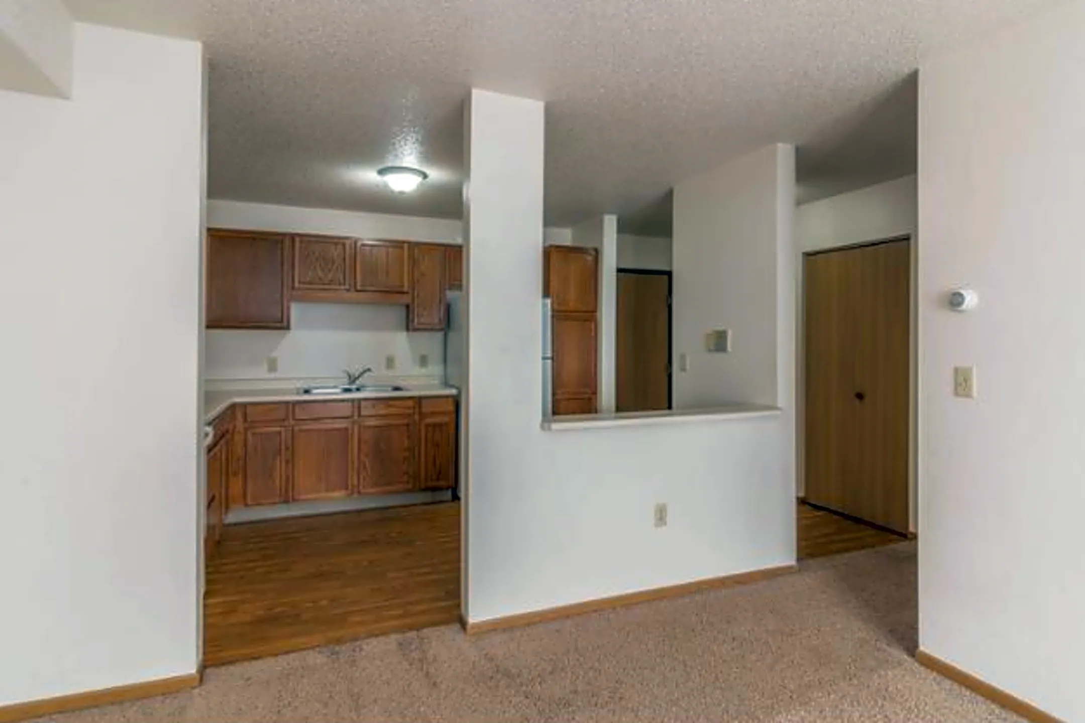 Onamia Town Square 204, 206, 208 Railroad Ave W Onamia, MN