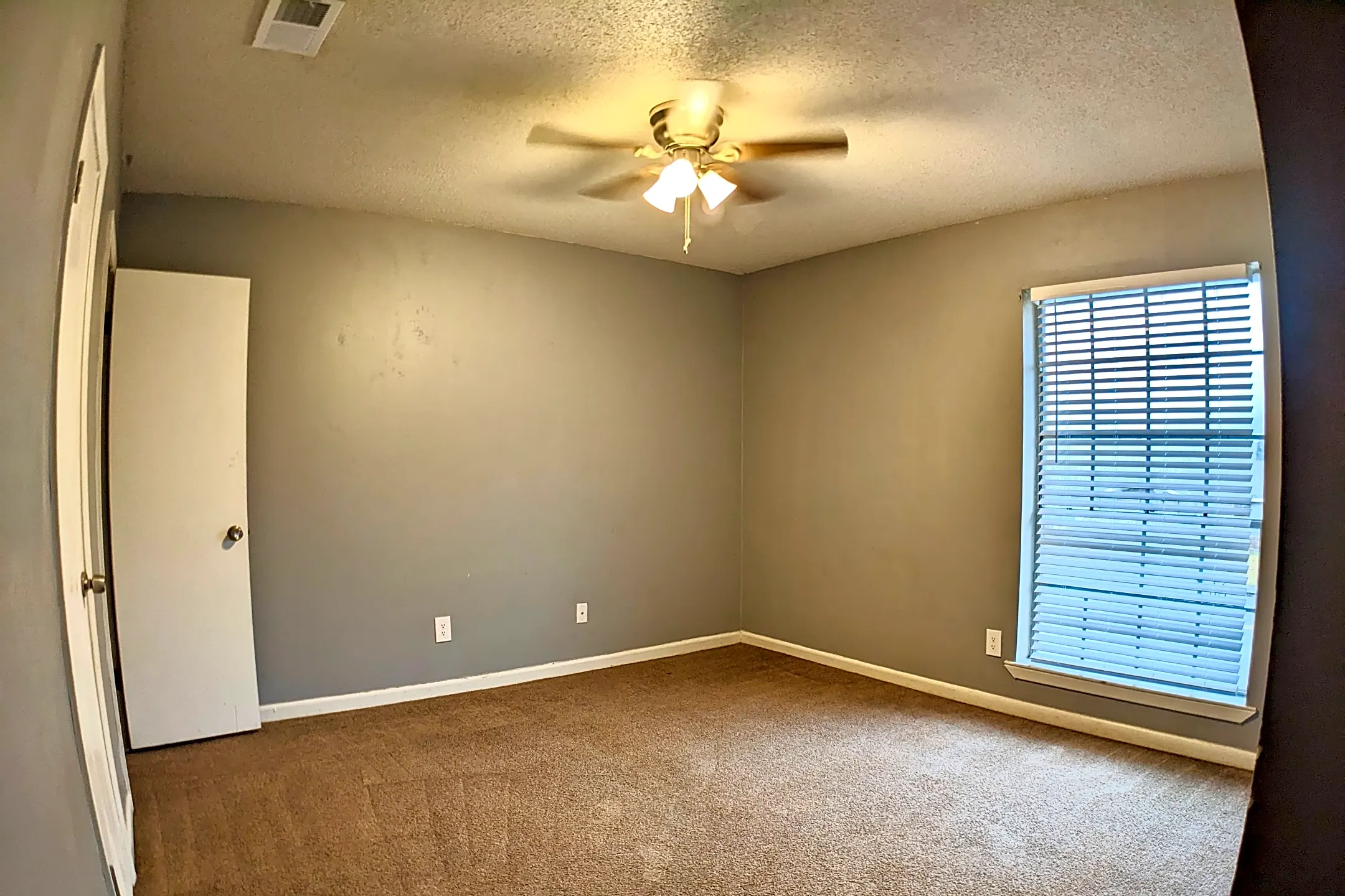 Bedroom - Southern Pines Apartments - Gulfport, MS