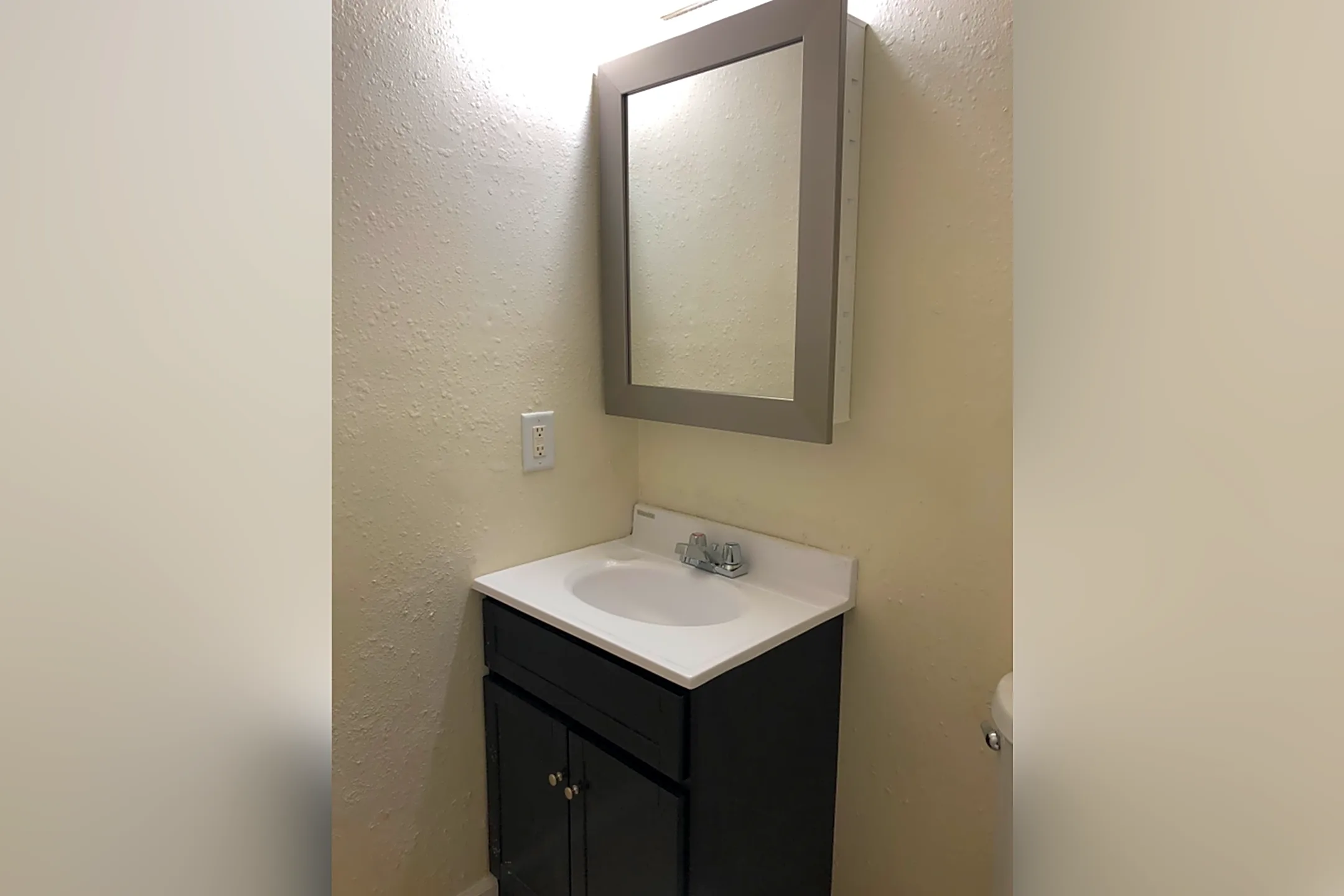 Pine Creek 11650 Plaza Dr Clio, MI Apartments for Rent Rent.