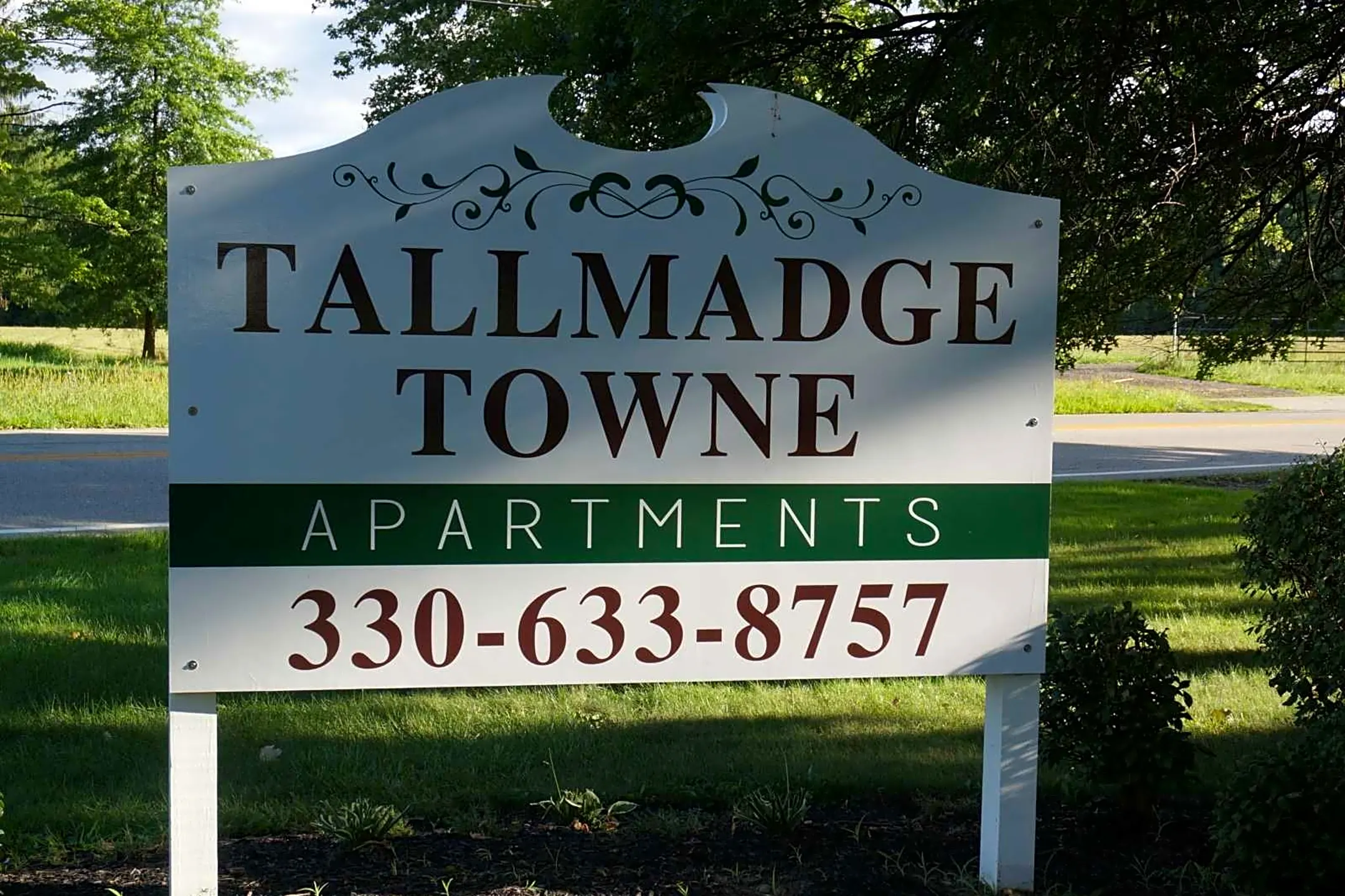 Community Signage - Tallmadge Towne Apartments - Tallmadge, OH