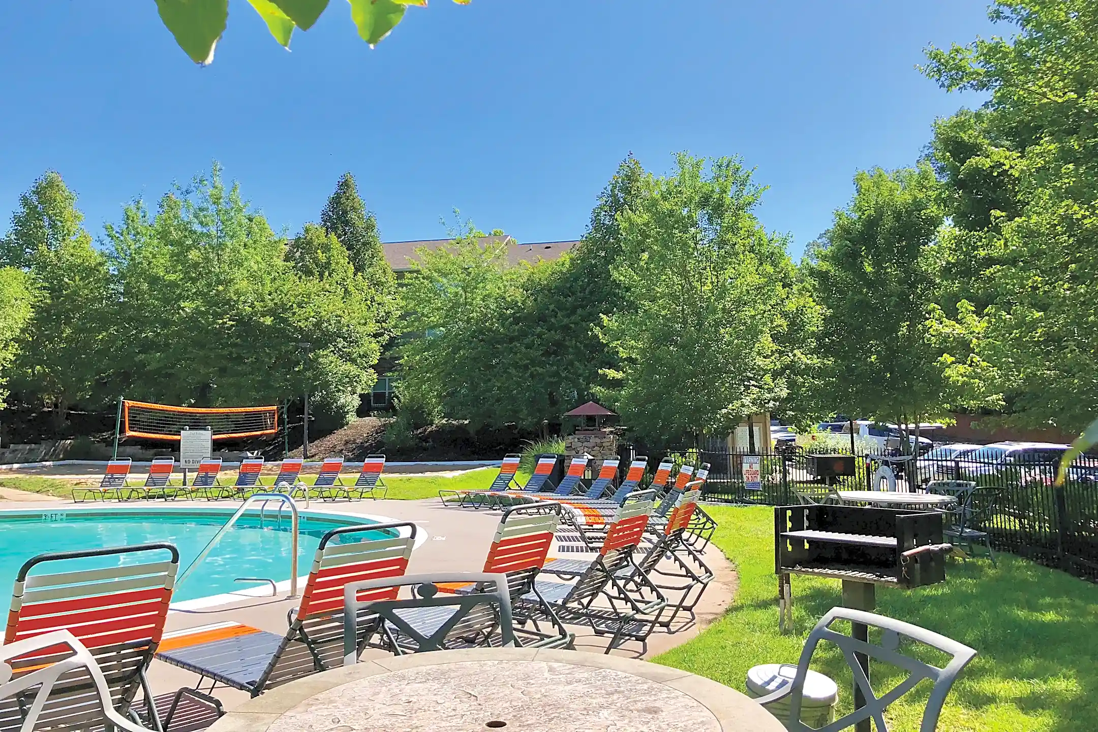 Woodlands of Knoxville 3805 Cherokee Wds Way Knoxville, TN Condos