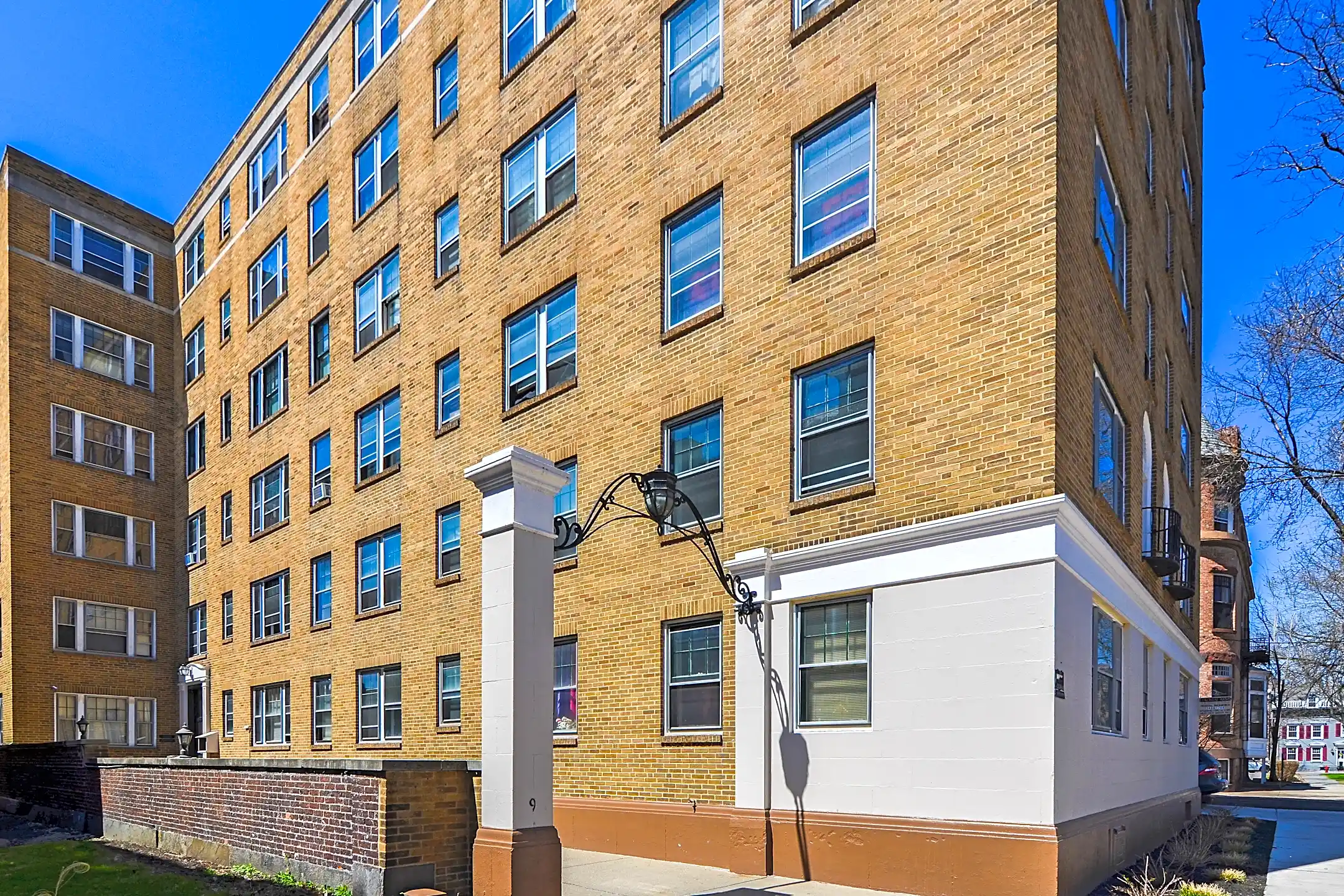 Colonial Arms Apartments Schenectady, NY 12305