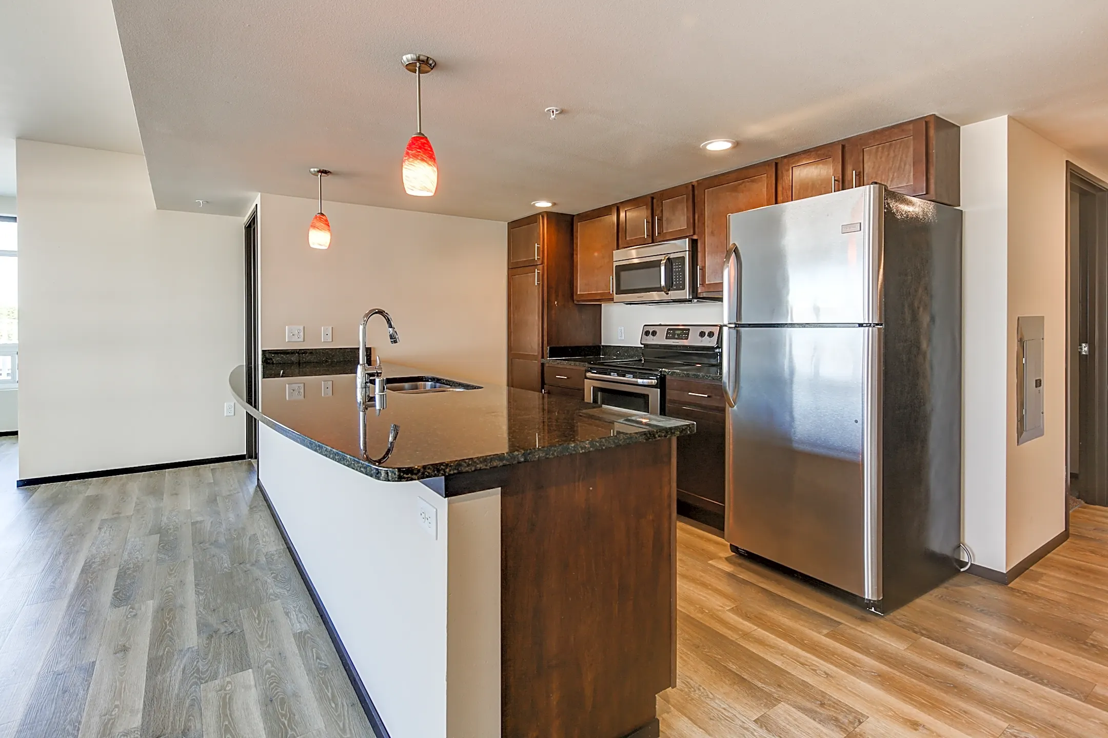 Galaxie High Rise Apartments Madison, WI 53703