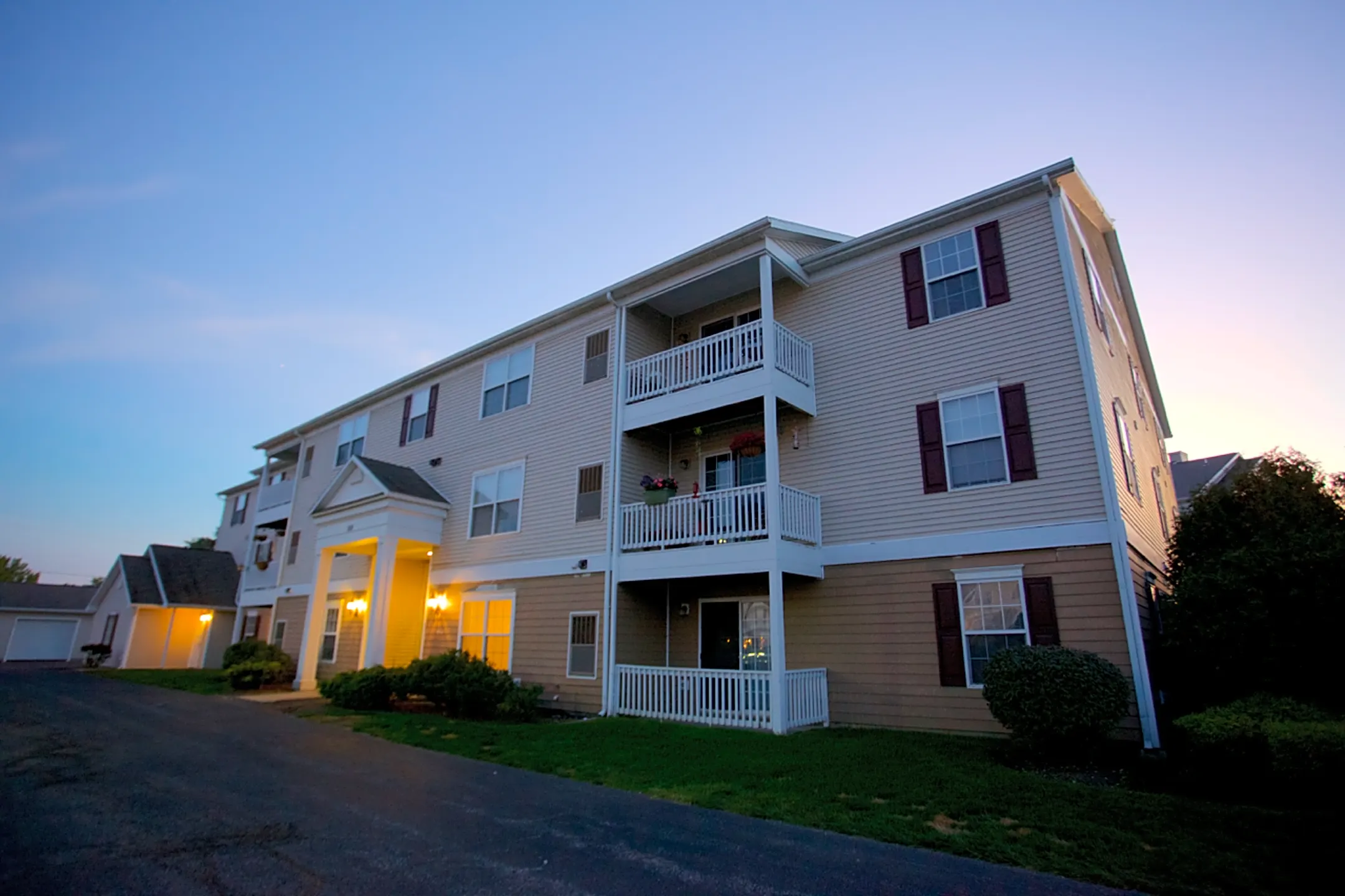 Somerset Apartments Avon Lake, OH 44012