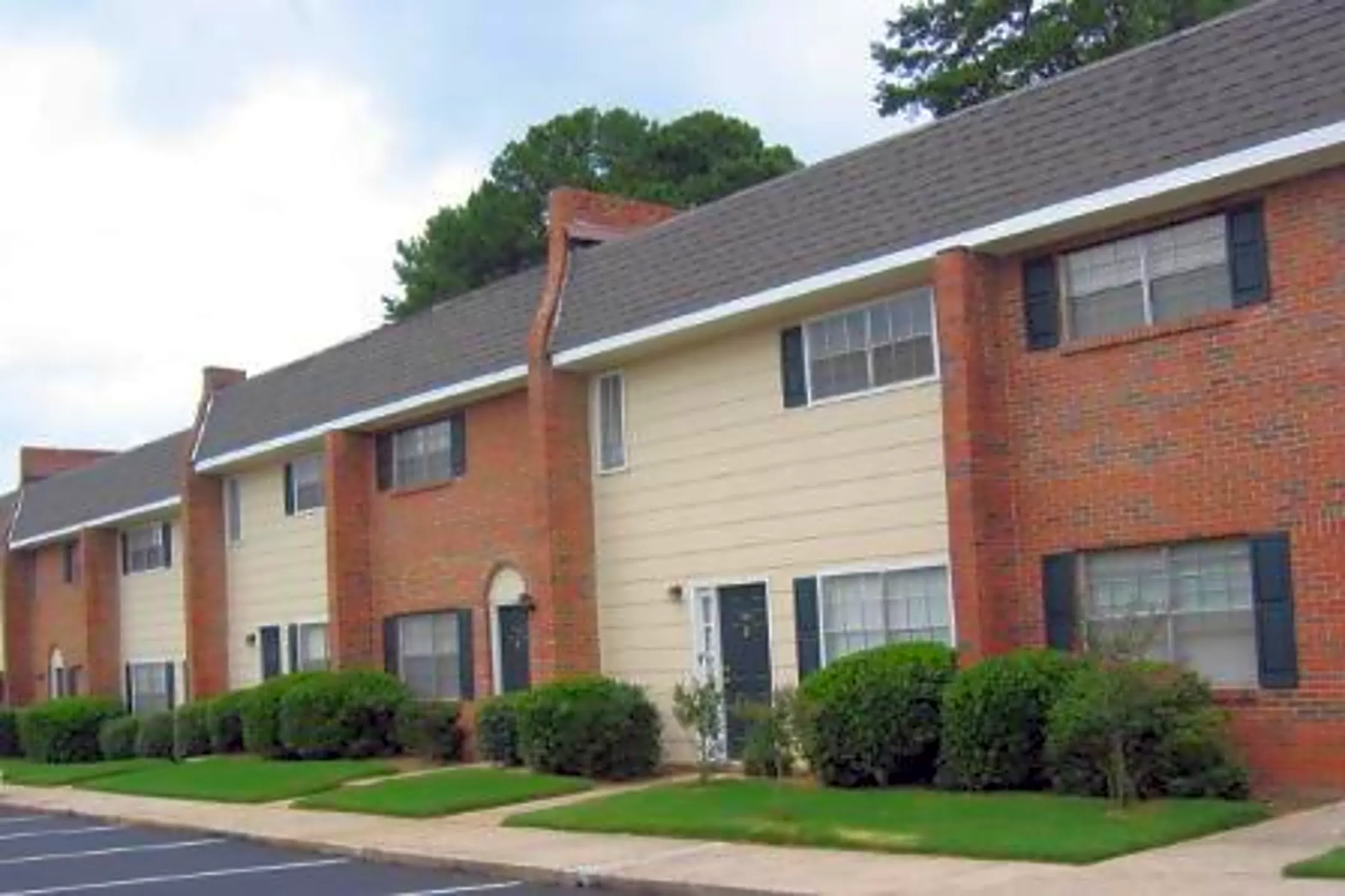Morrowood Townhouse Apartments 5915 Trammell Rd Morrow, GA