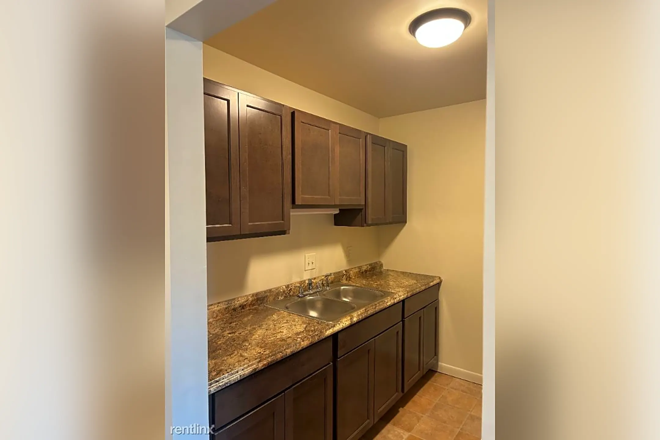 435 S Lincoln Ave Apartments Barnesville, OH 43713