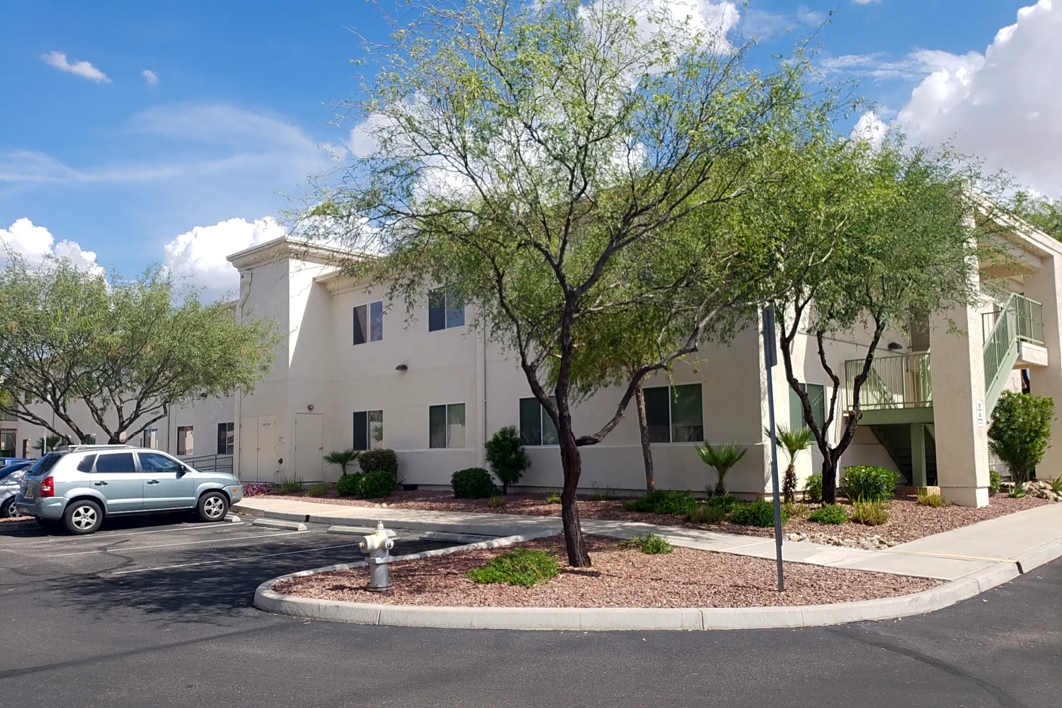 Manor on Pantano - 370 N Pantano Rd | Tucson, AZ Apartments for Rent ...