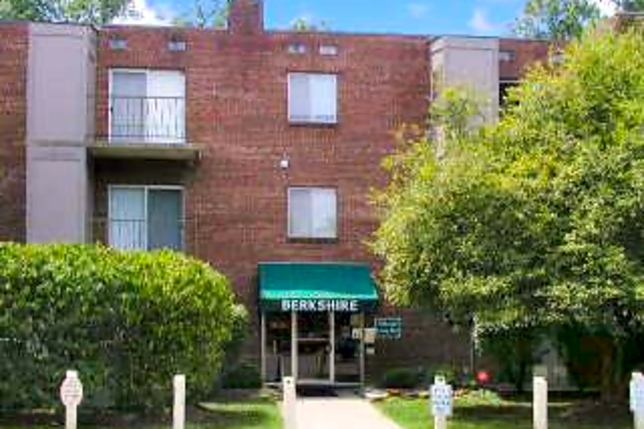 Berkshire Apartments 6605 Beechmont Ave Cincinnati, OH for Rent Rent.