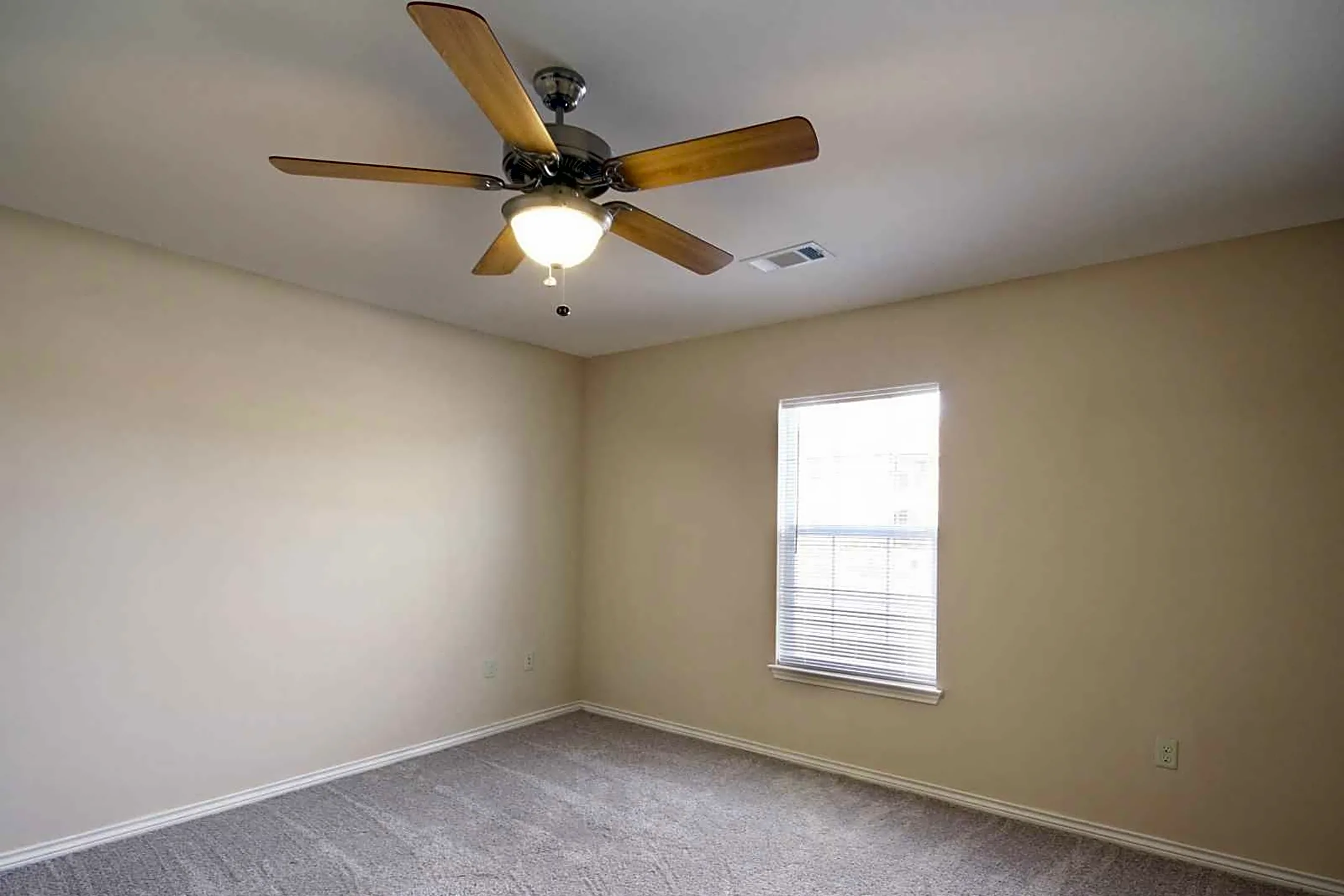 Summit at Heartland - 749 Wildcat Way | Sulphur Springs, TX Apartments ...