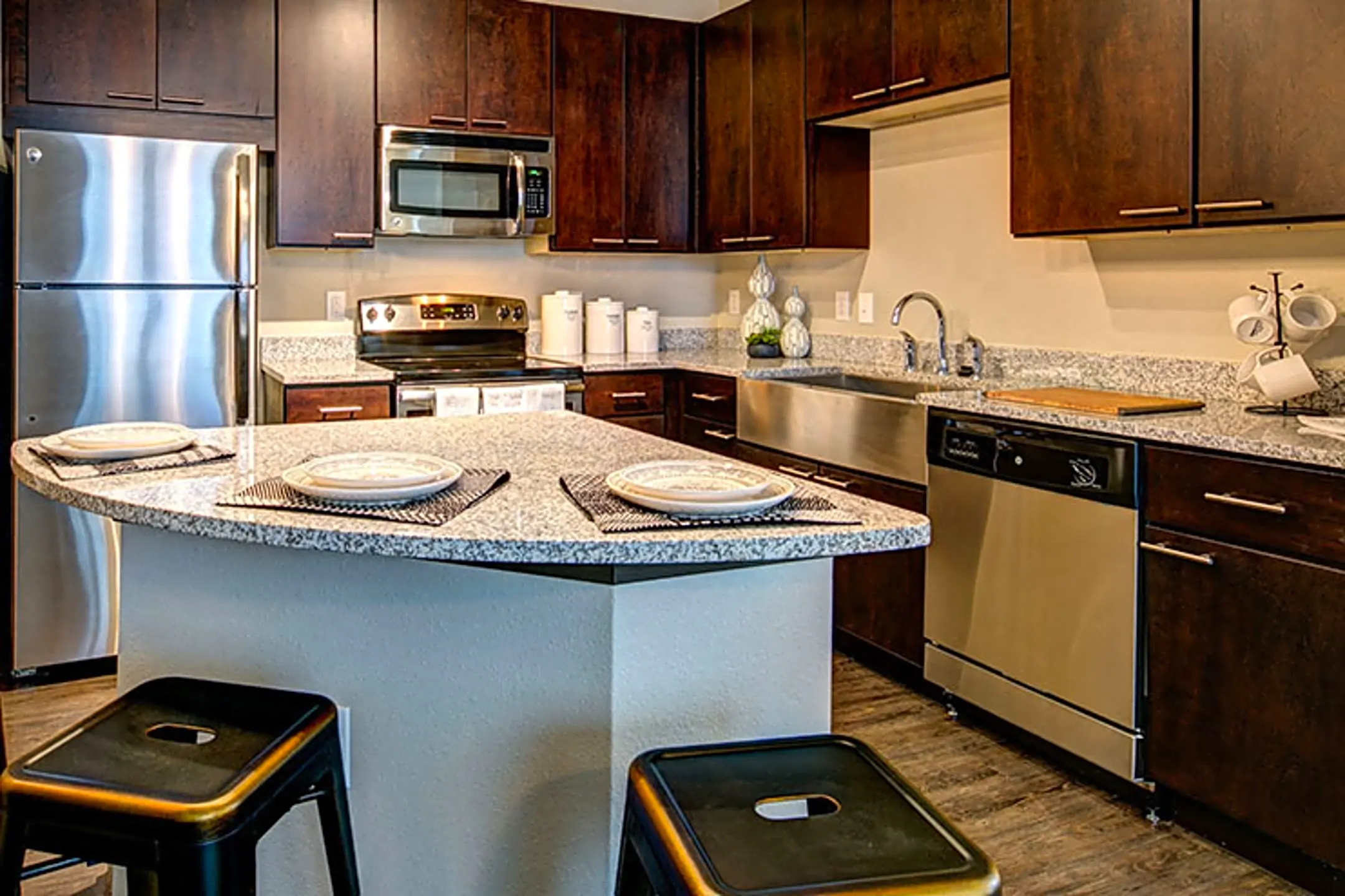 Oasis at Pavilion Park Midland, TX 79705