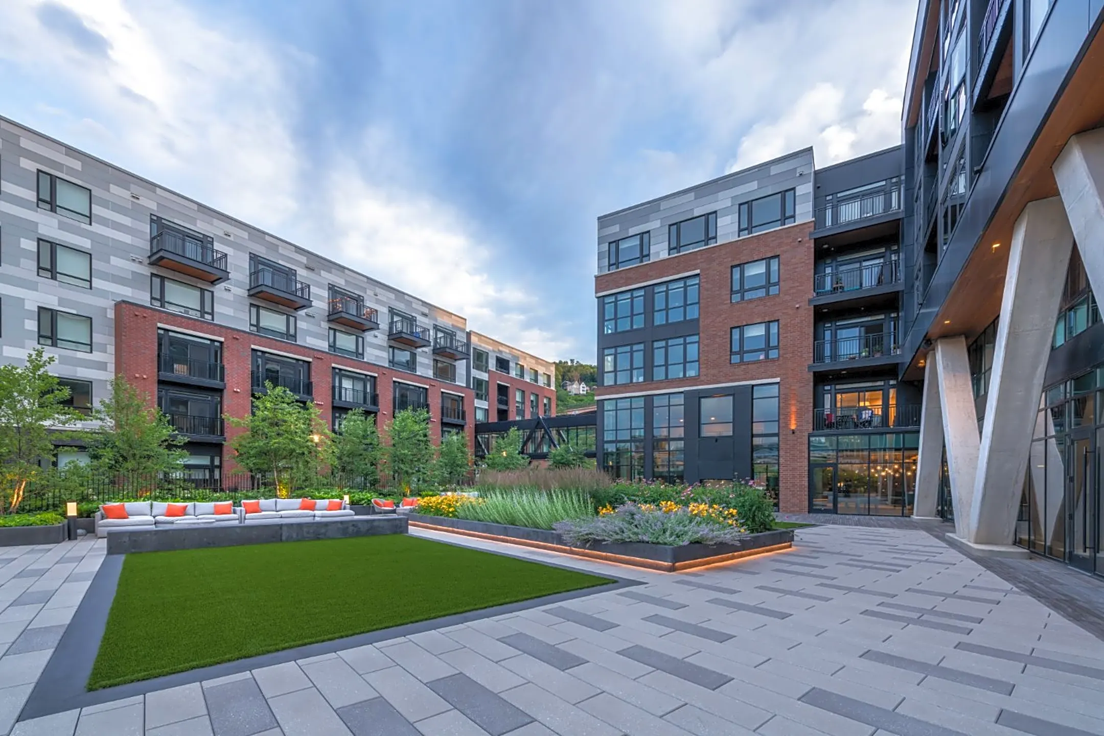 Glasshouse Pittsburgh Pittsburgh, PA 15219