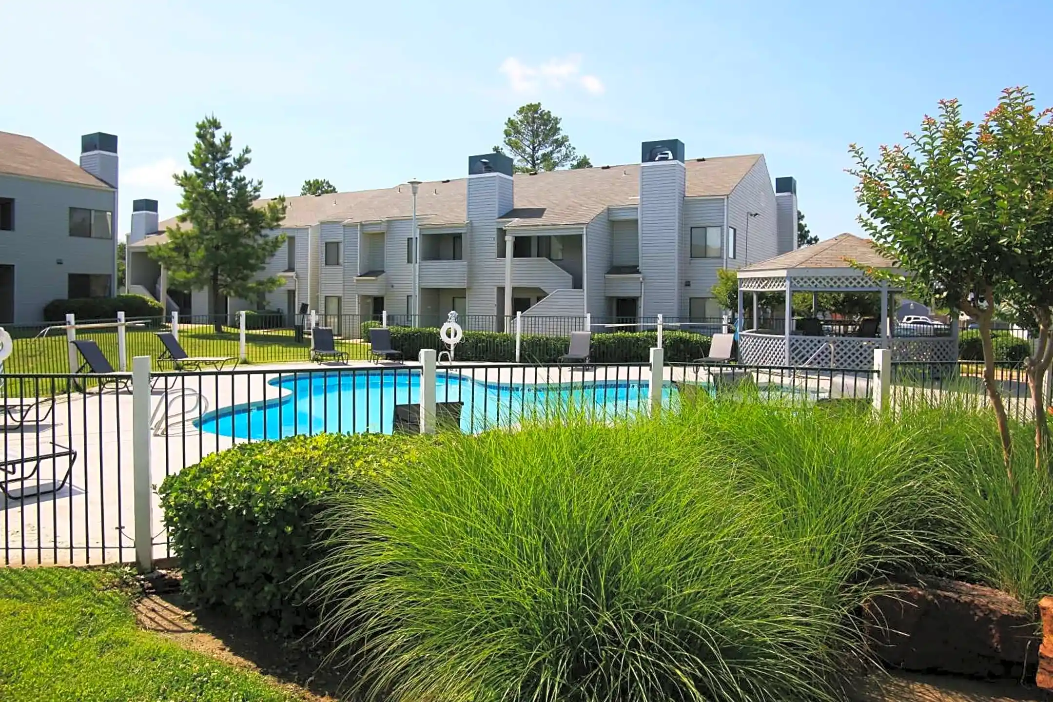 Pool - Boulder Ridge - Tulsa, OK