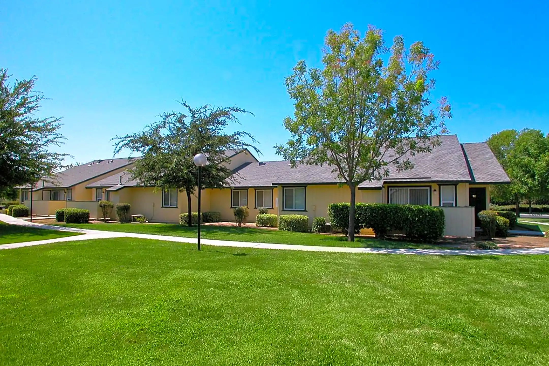 Ridgeview Apartments Coalinga, CA 93210