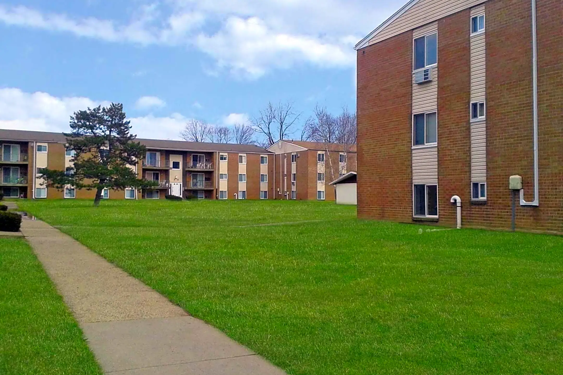 Pennsbury Woods Apartments 9101 New Falls Rd Ofc E1 Levittown, PA