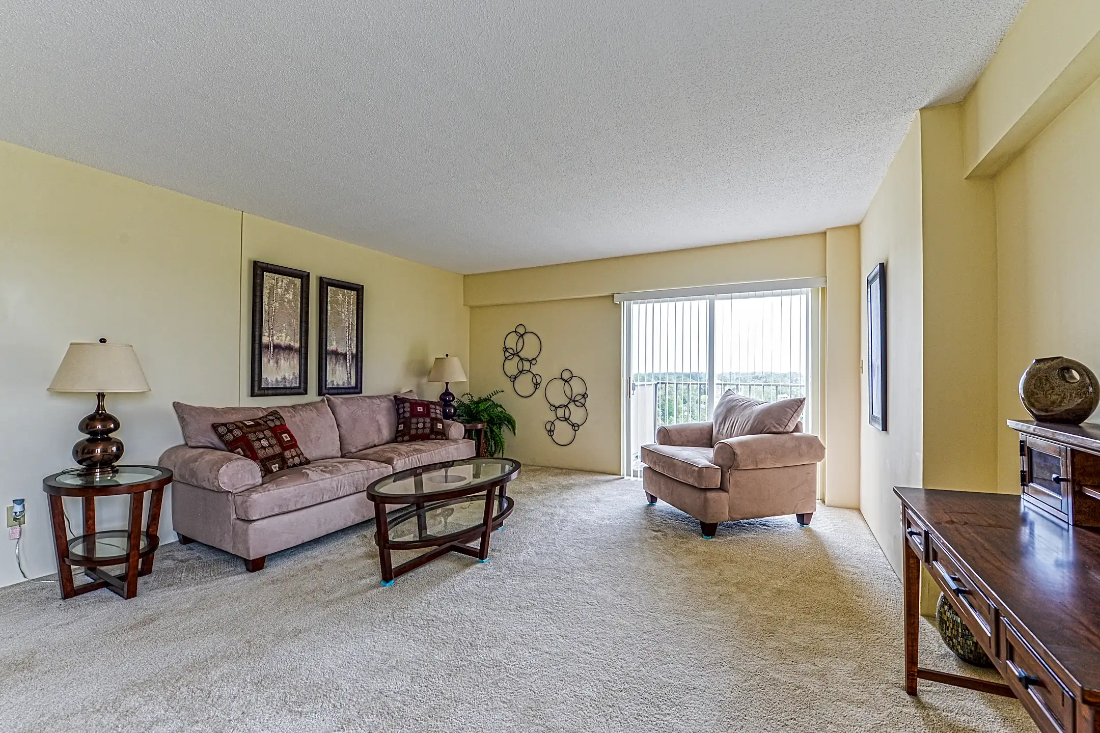 Governor's Manor Apartments 2100 E High St Springfield, OH