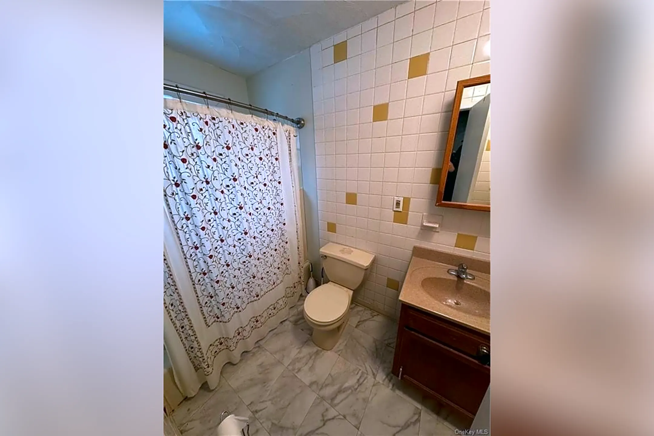 222 Center St 2 Apartments Pine Bush, NY 12566