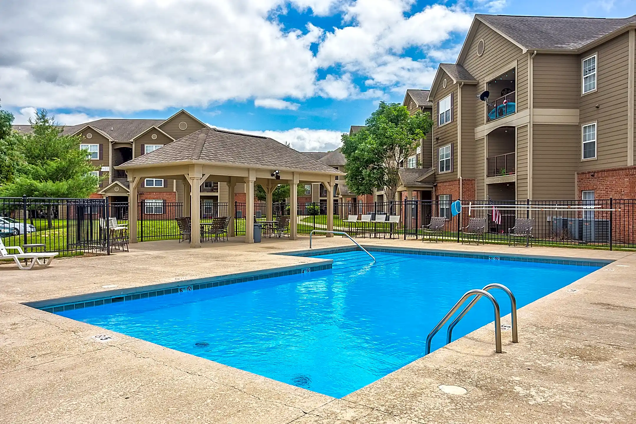 Terraces at Copper Leaf 300 E Peachtree Dr Nixa, MO Apartments for