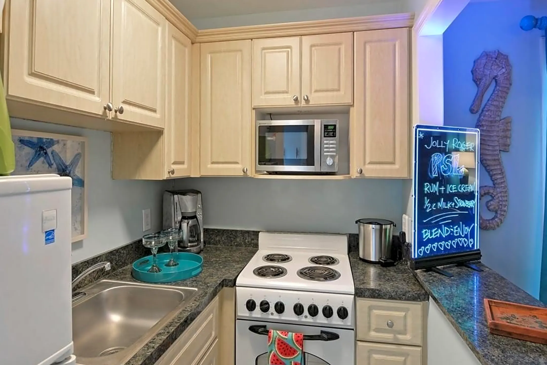 Kitchen - 916 E Causeway Blvd - Vero Beach, FL