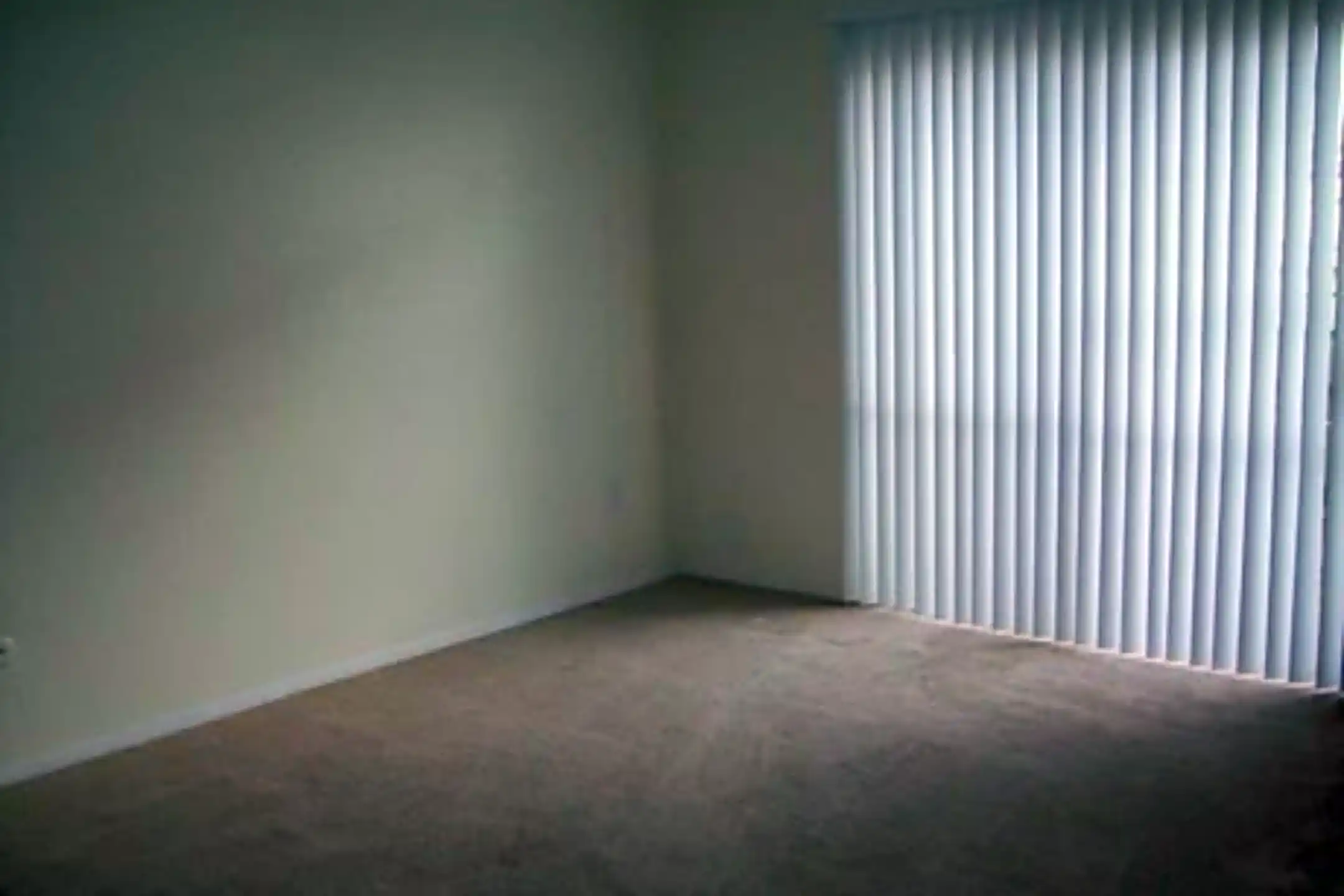 Shady Valley Square Apartment Homes 3206 Old Green Tee Drive