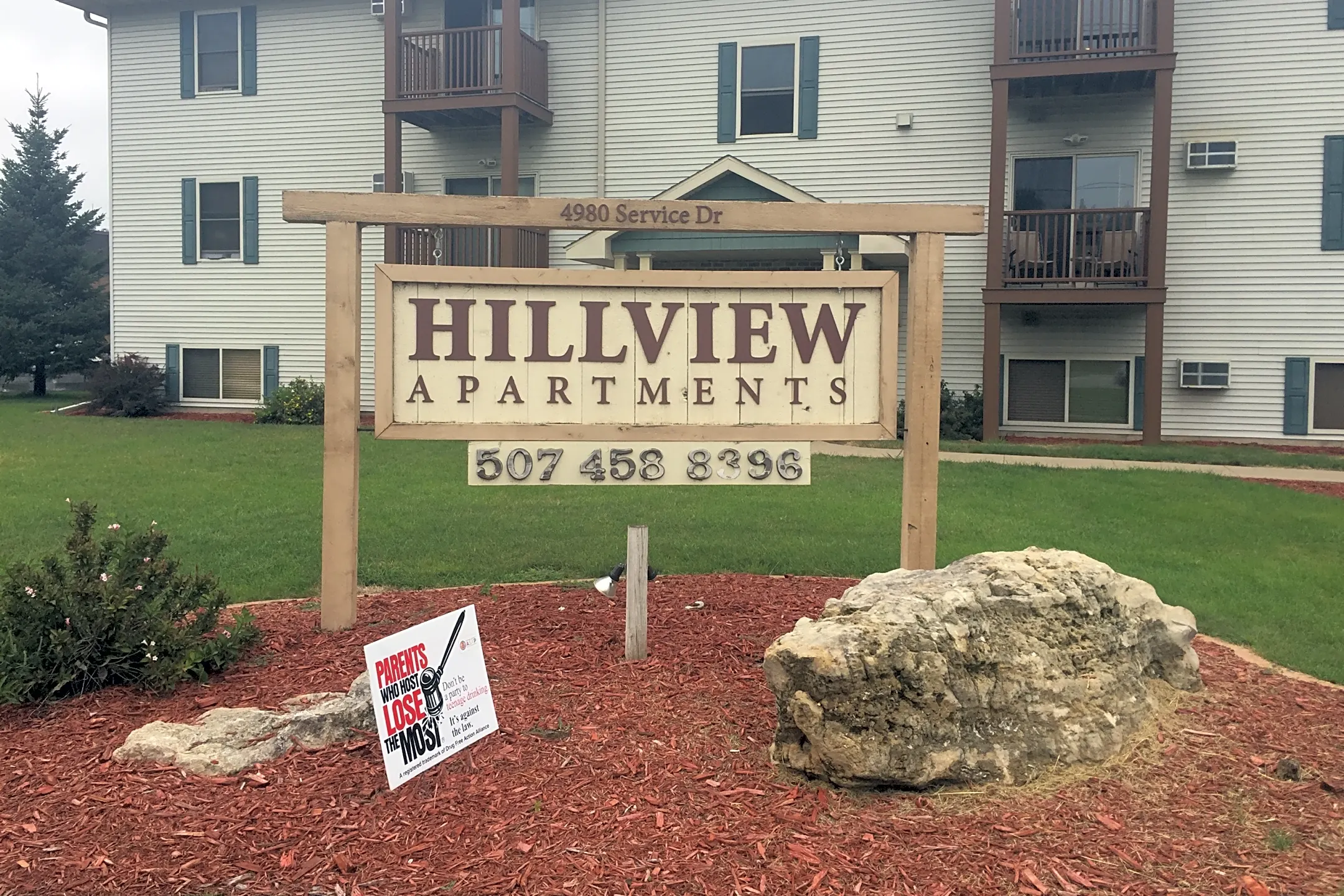 Hillview Apartments Apartments Winona, MN 55987