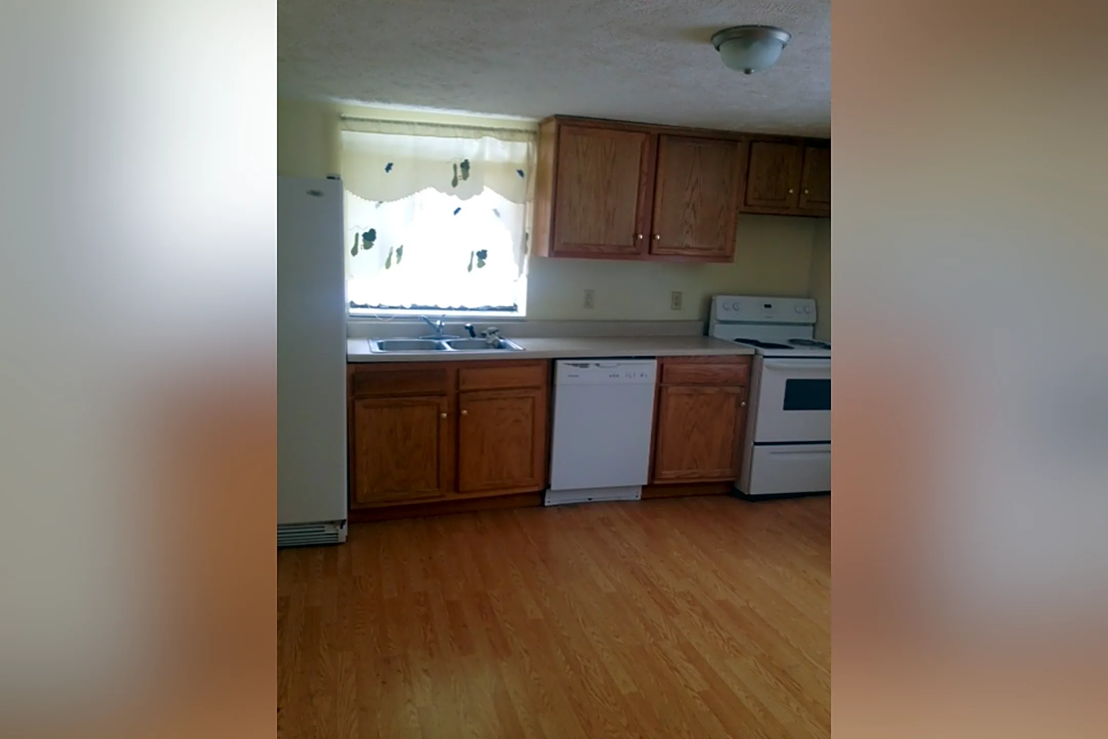 38 N Plains Rd Houses The Plains, OH 45780