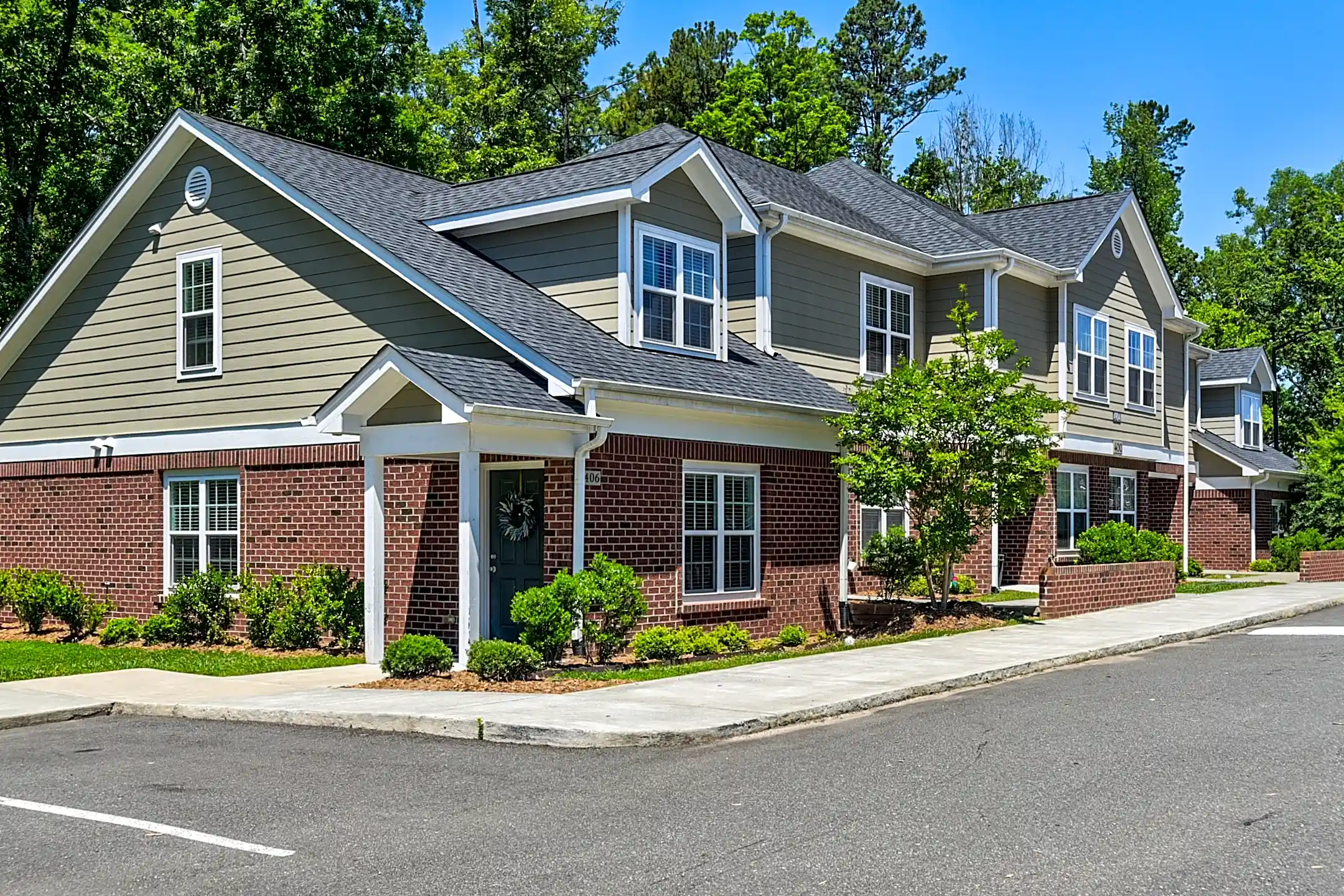 Glenbrook East and West 4904 Garrett Road Durham, NC Apartments for