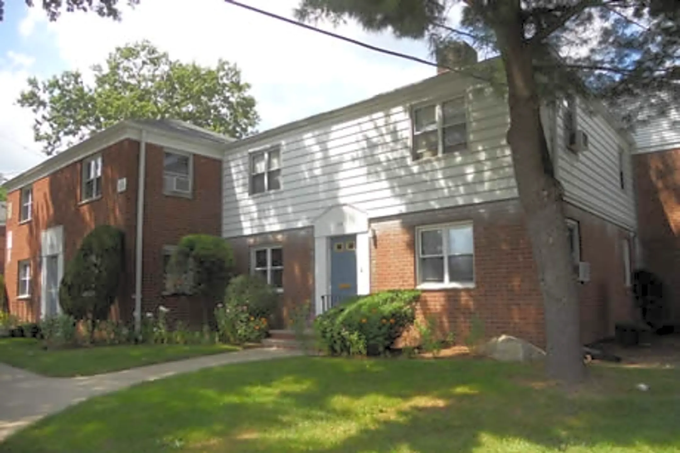 OMNI Associates 129 Liberty Rd Rear Of Bergenfield, NJ Apartments